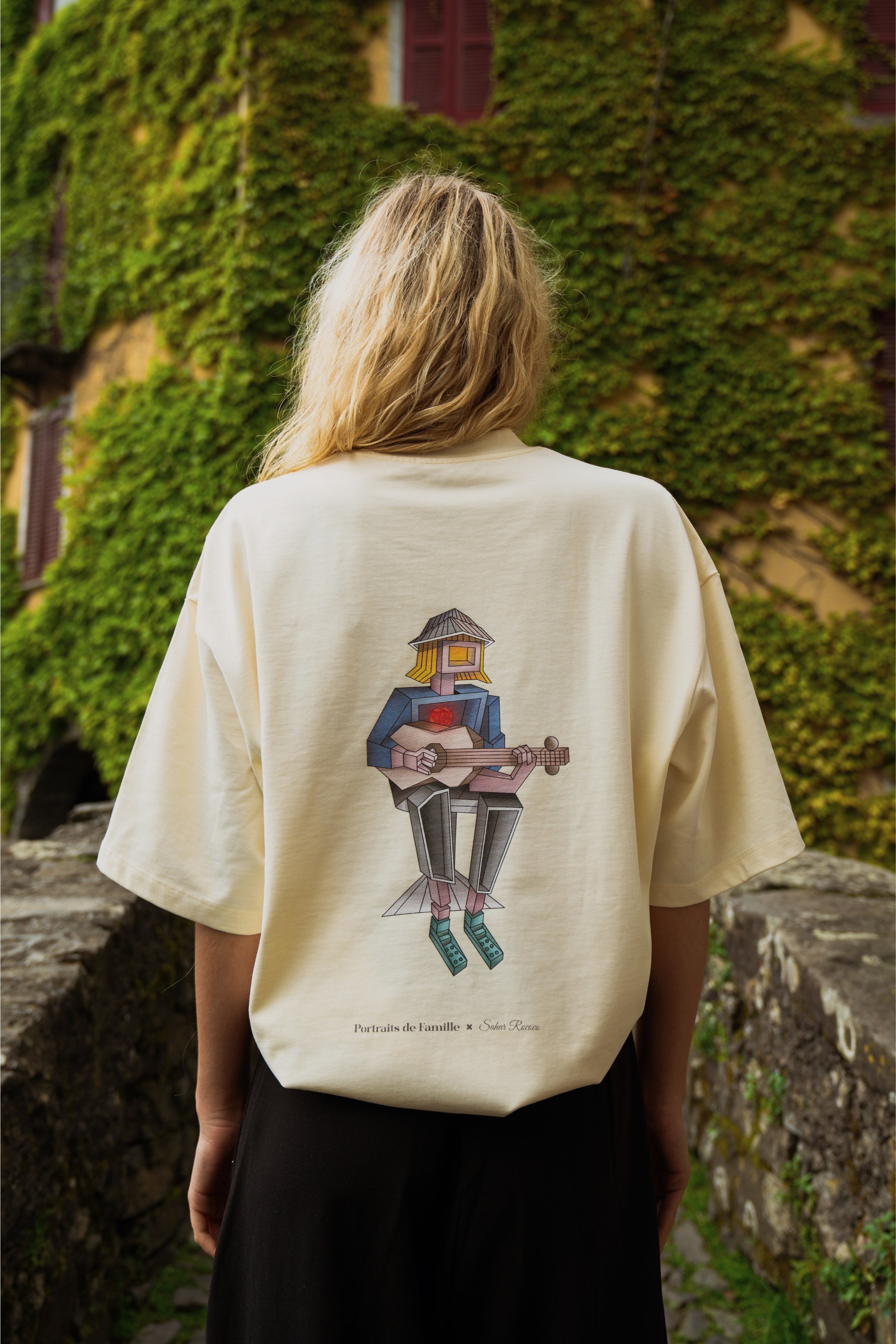 Portraits de Famille Echoes Lost Tee Back