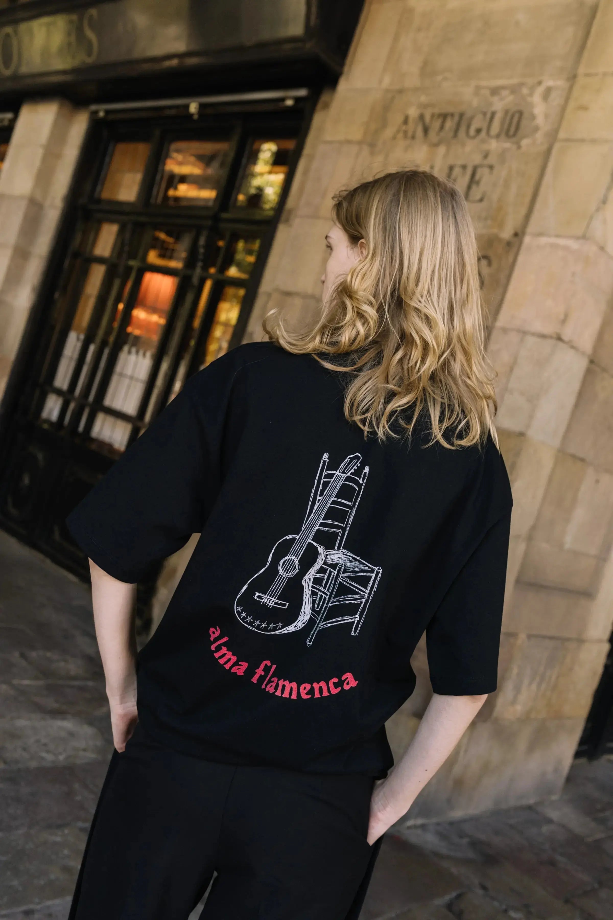 Portraits de Famille Dar Vida Caitlin Flood-Molyneux Flamenca Design