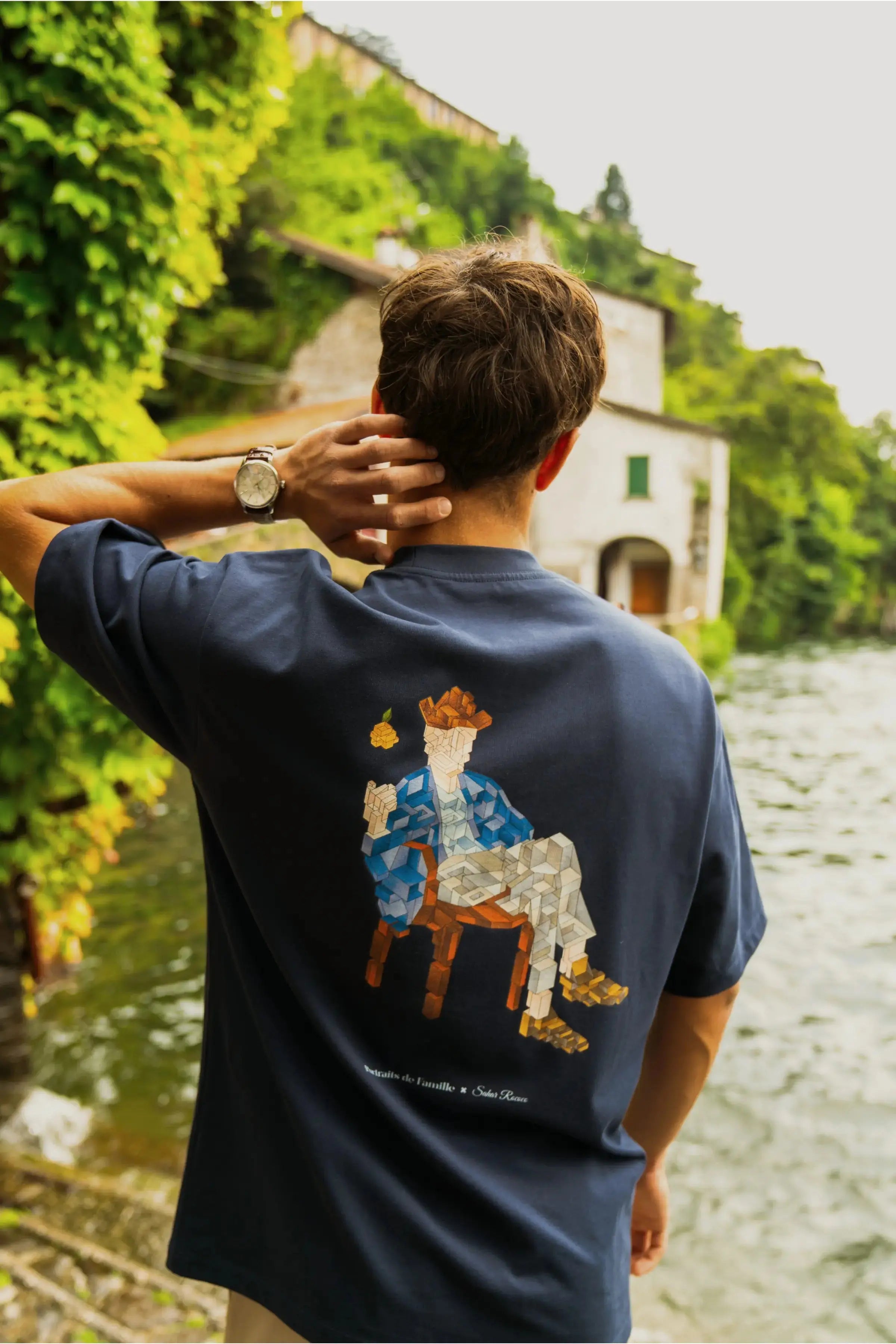 Portraits de Famille Echoes Sahar Rococo Catch Design