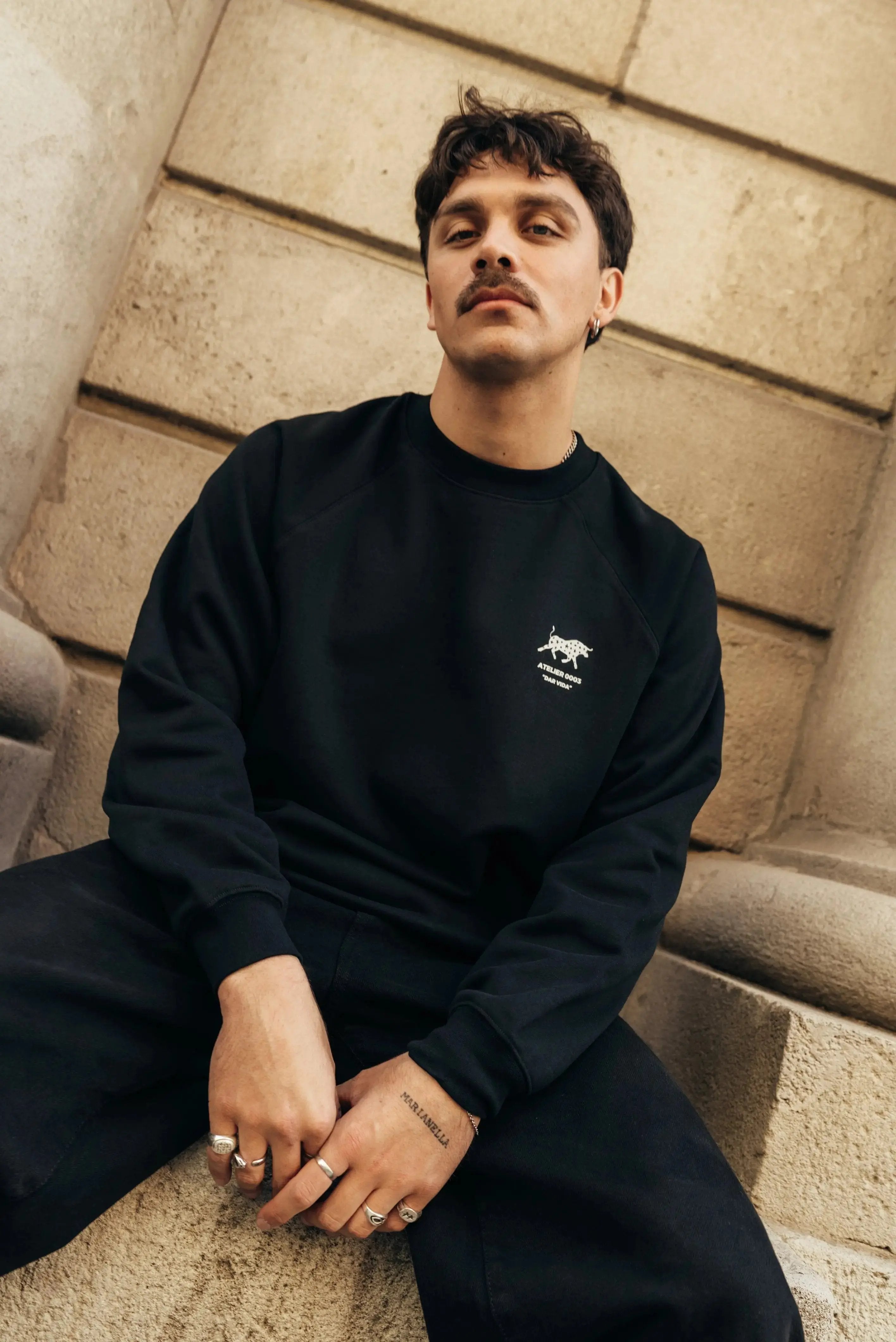 Portraits de Famille Dar Vida The Sweatshirt Pasión Model 10