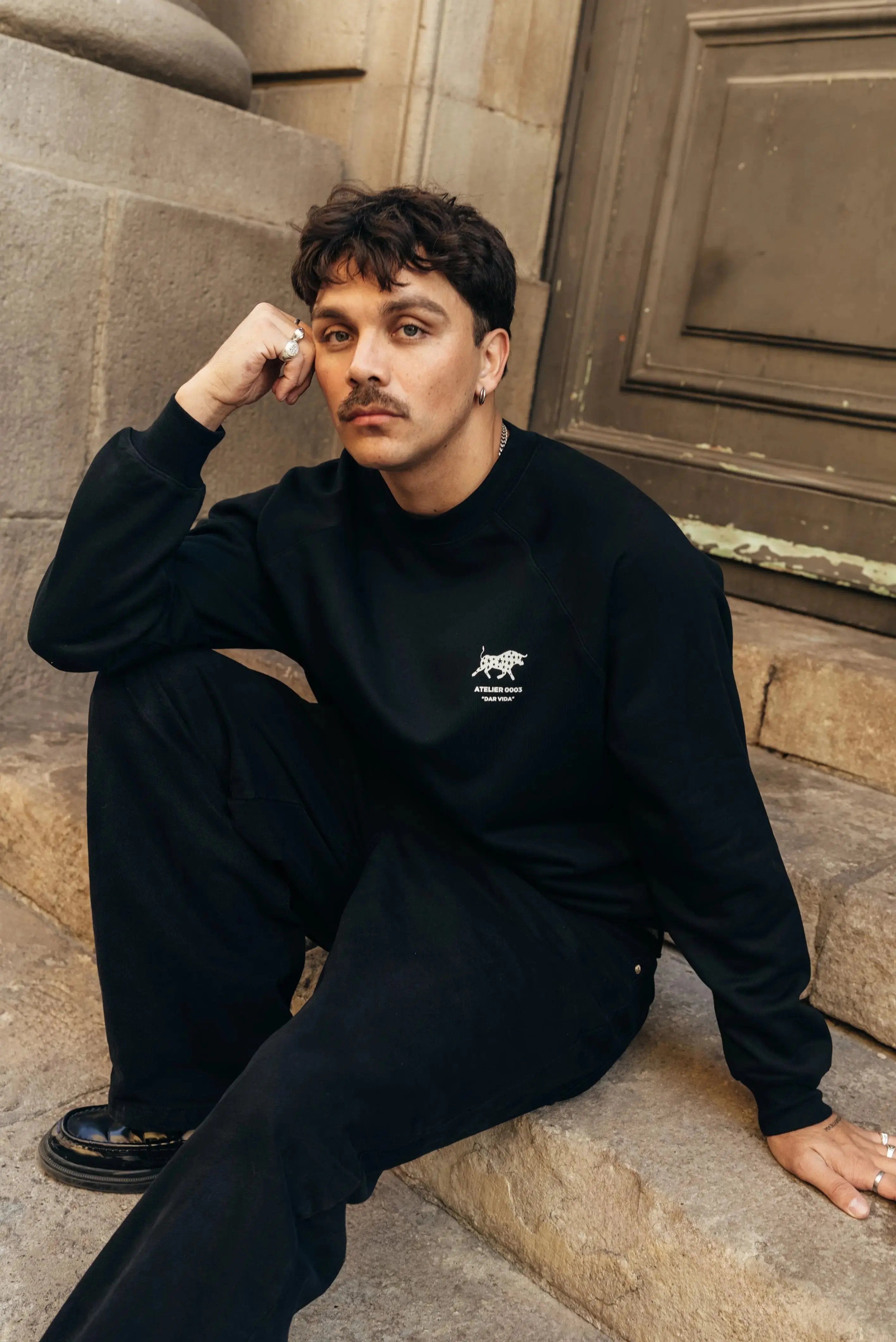 Portraits de Famille Dar Vida The Sweatshirt Pasión Model 4