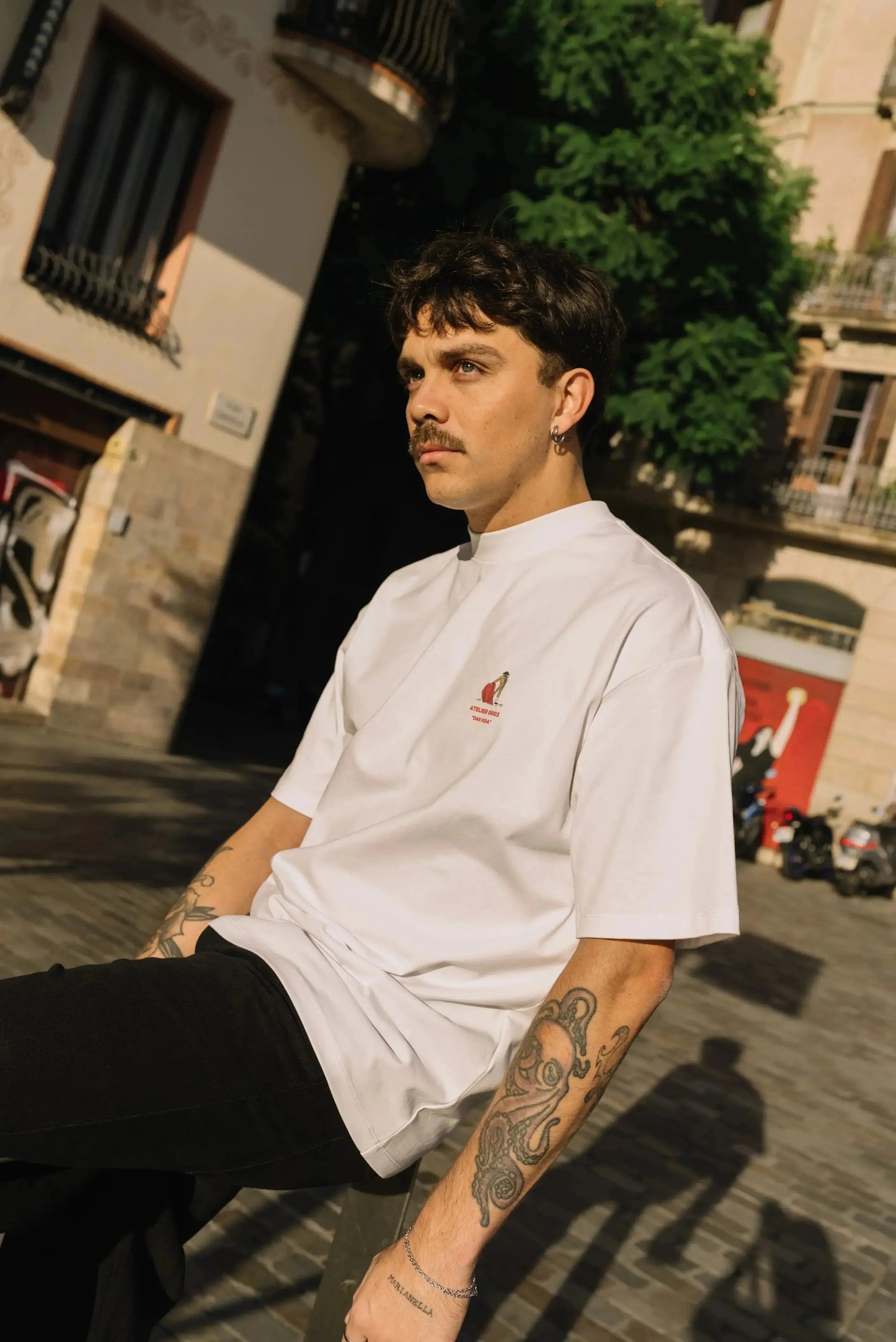 Portraits de Famille Dar Vida The Tee Gloria Model 5