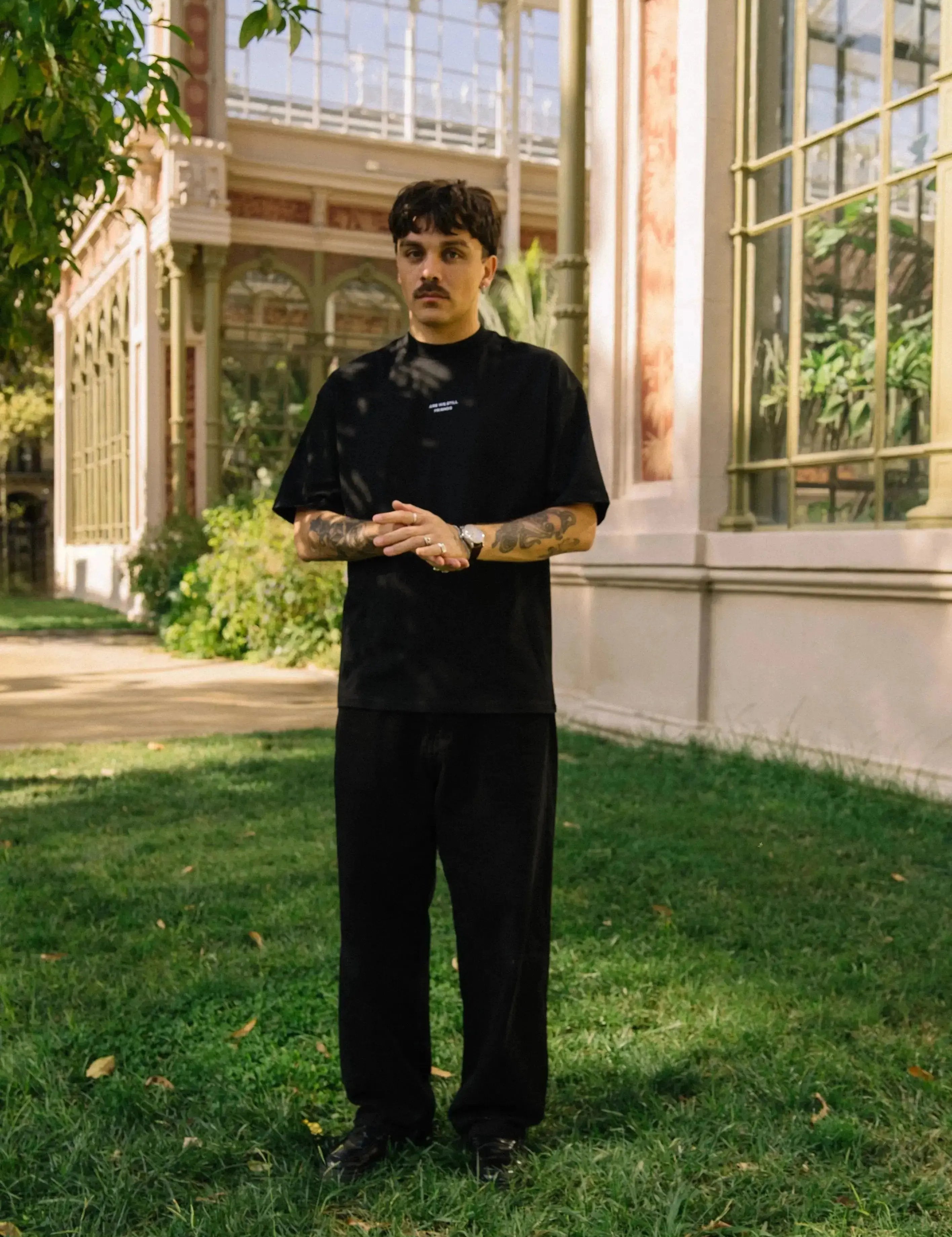 Portraits de Famille The Essentials The Tee Pass Embroidered Model 1