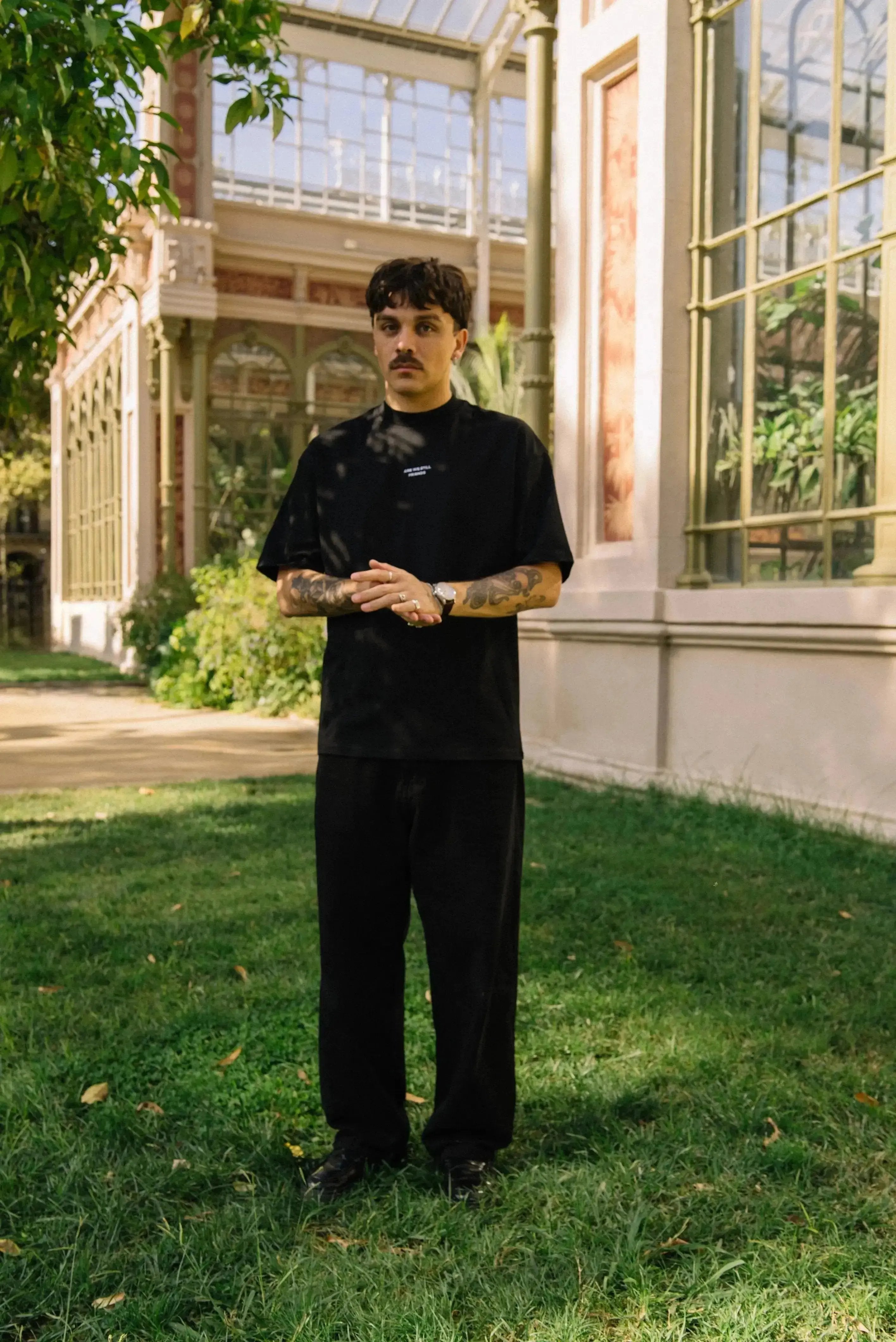 Portraits de Famille The Essentials The Tee Pass Embroidered Model 1