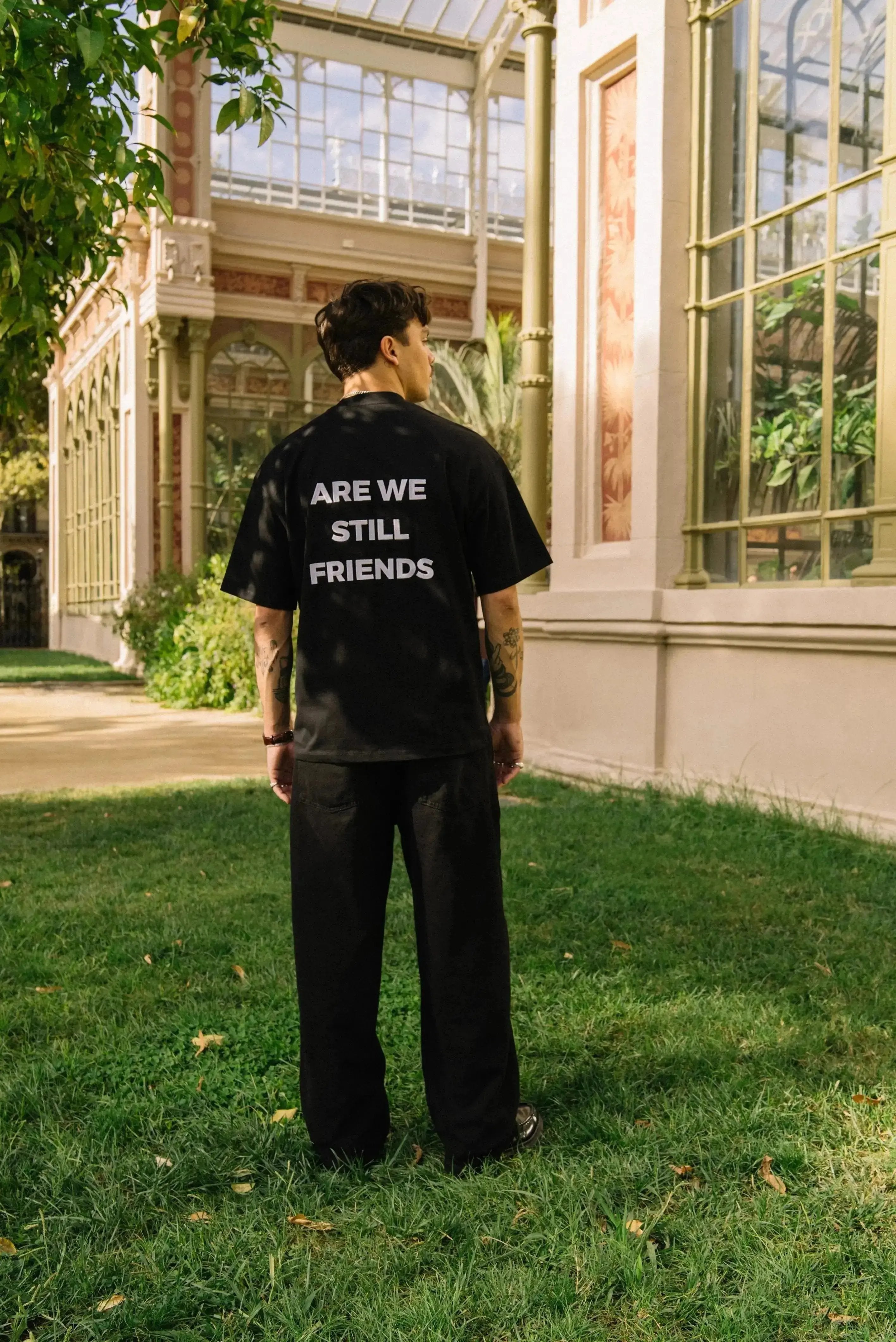 Portraits de Famille Dar Vida The Tee Question Embroidered Model 2