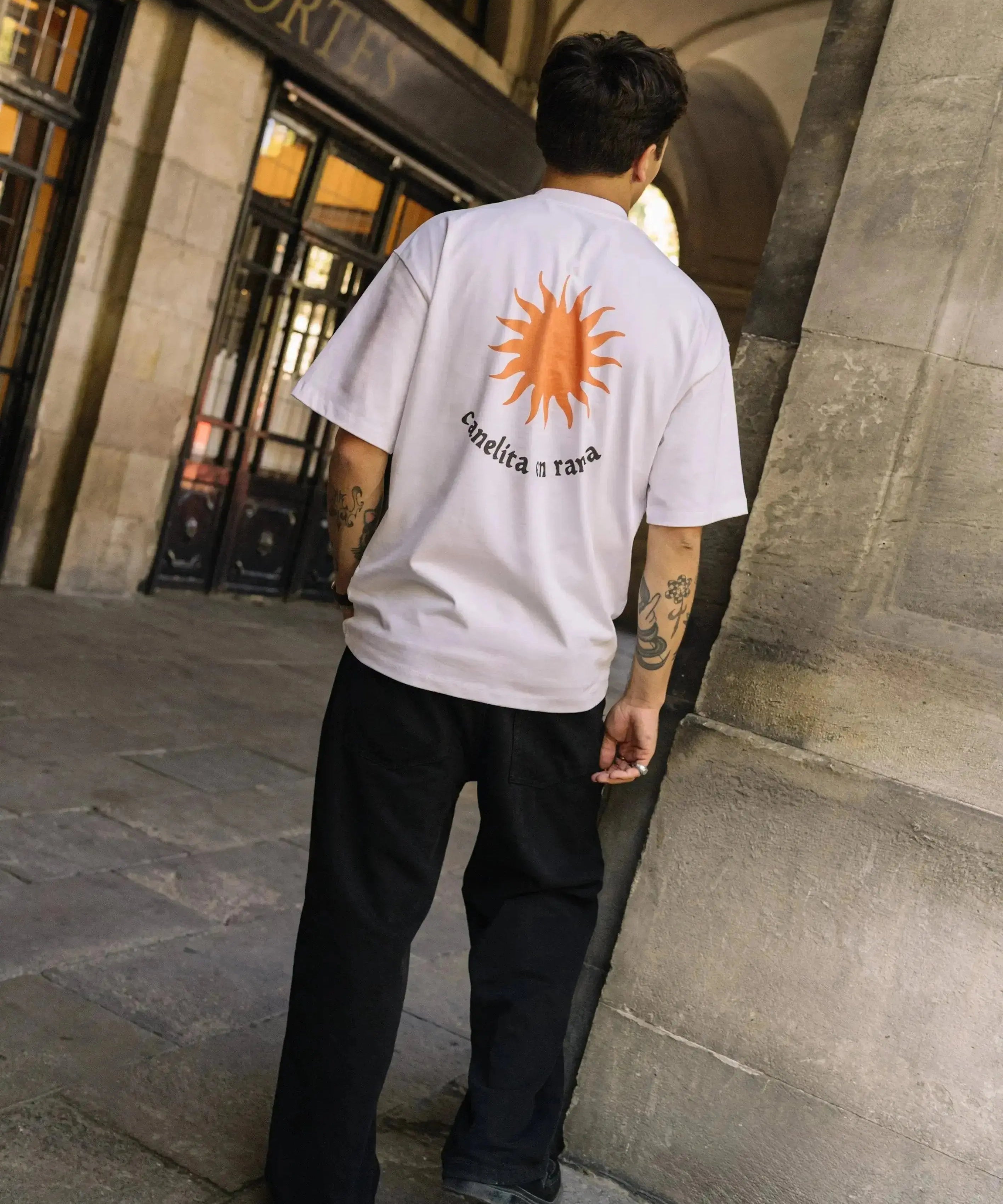 Portraits de Famille Dar Vida The Tee Sol Model 6