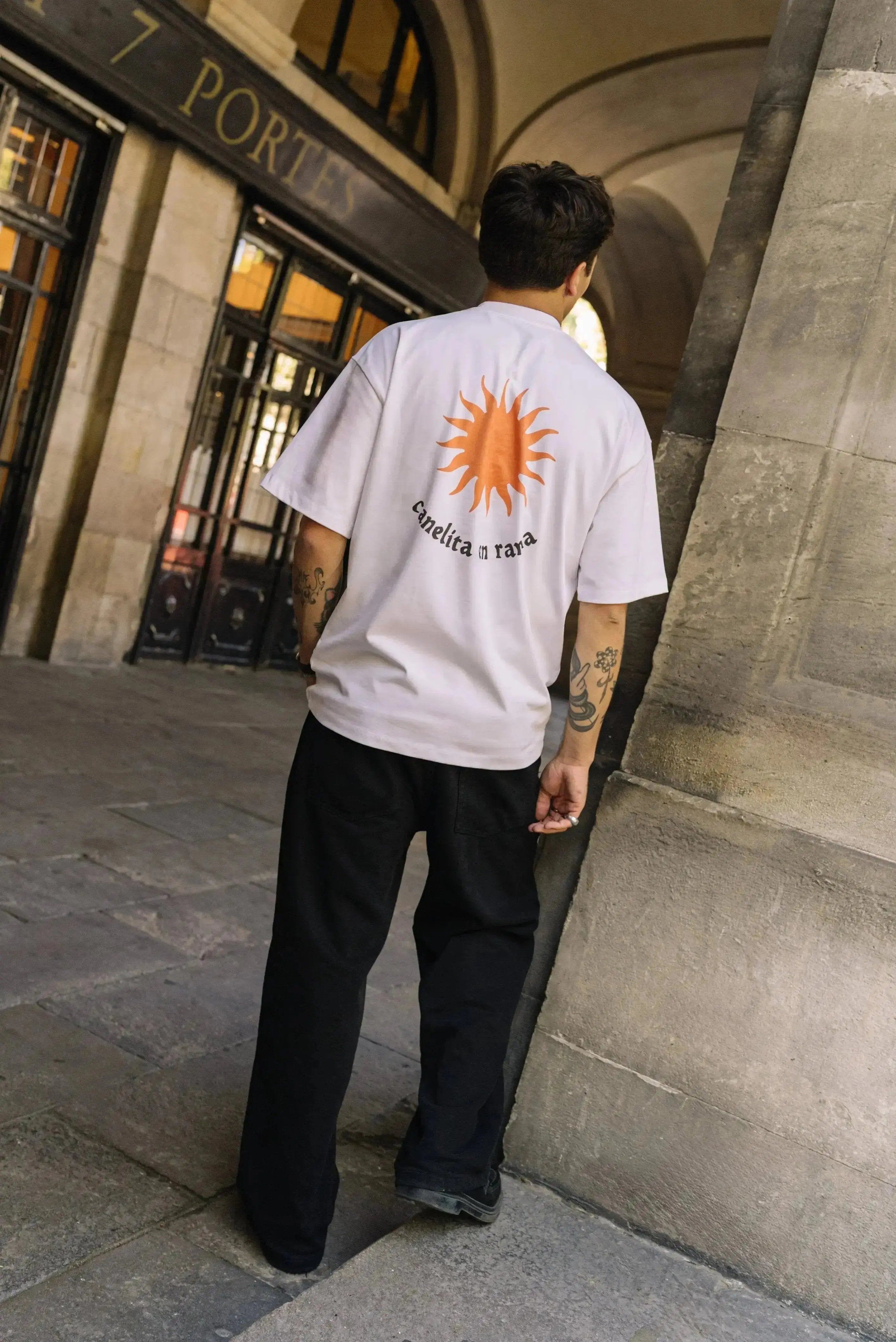 Portraits de Famille Dar Vida The Tee Sol Model 6