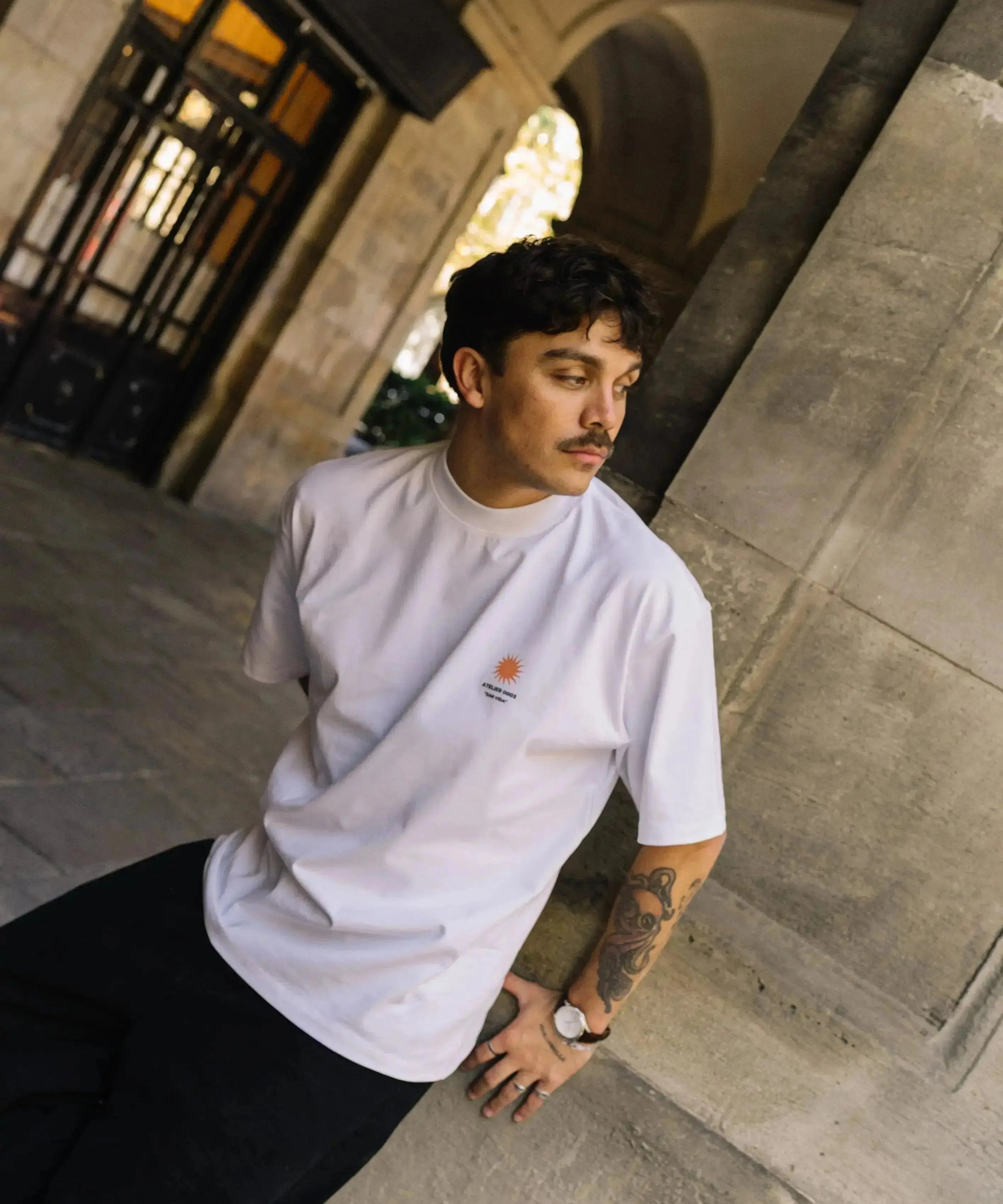 Portraits de Famille Dar Vida The Tee Sol Model 7