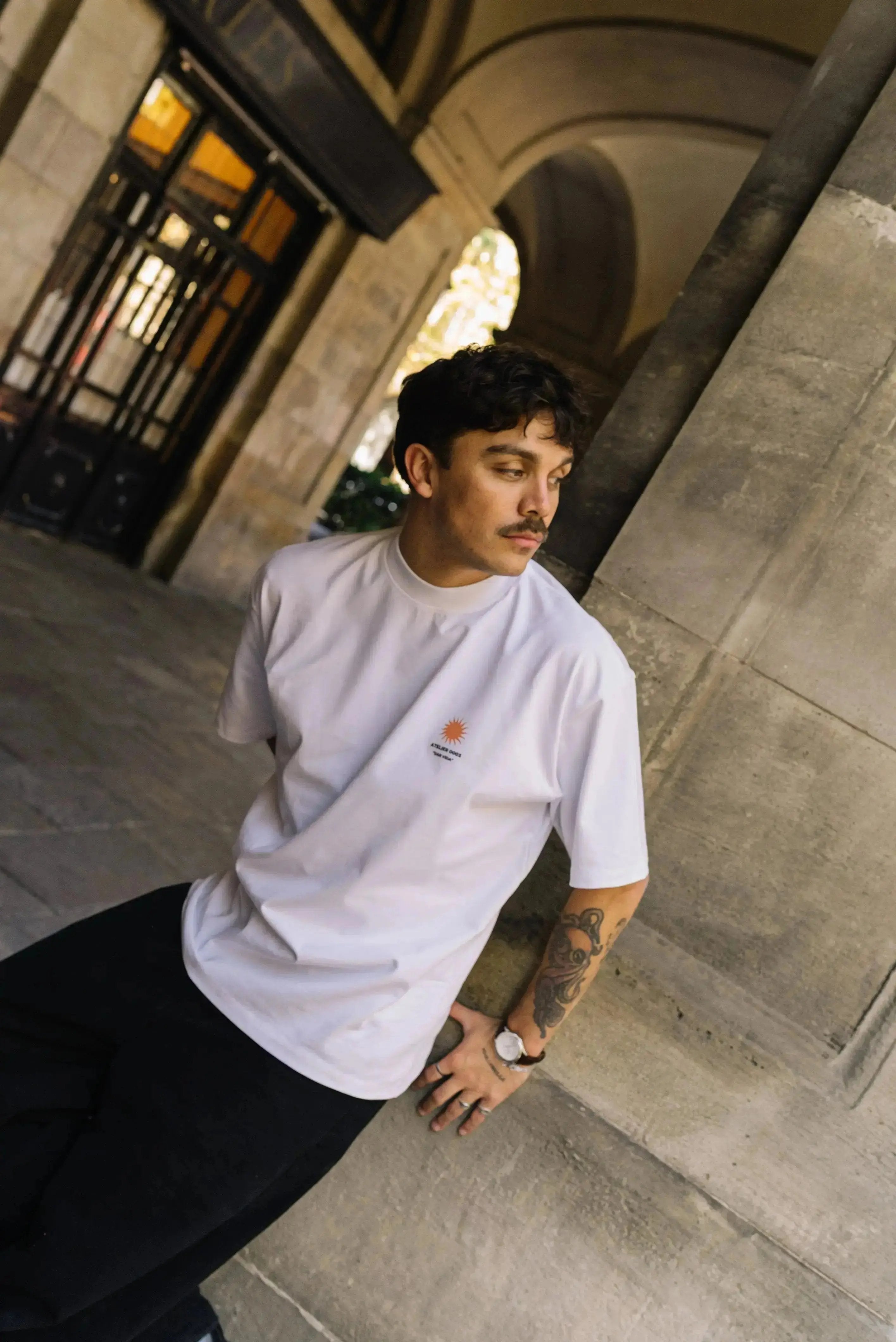 Portraits de Famille Dar Vida The Tee Sol Model 7