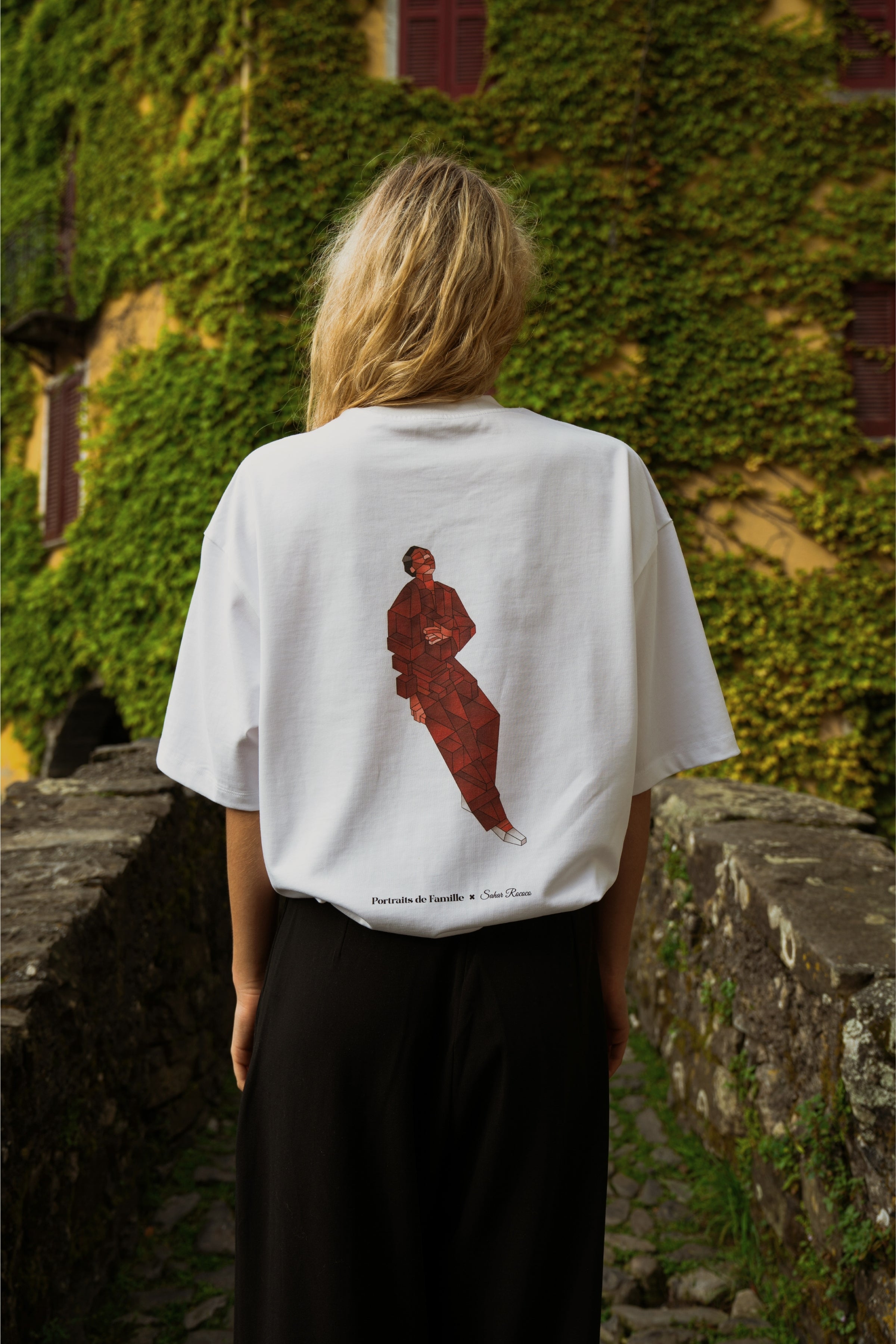 Portraits de Famille Echoes Discomfort Tee Back