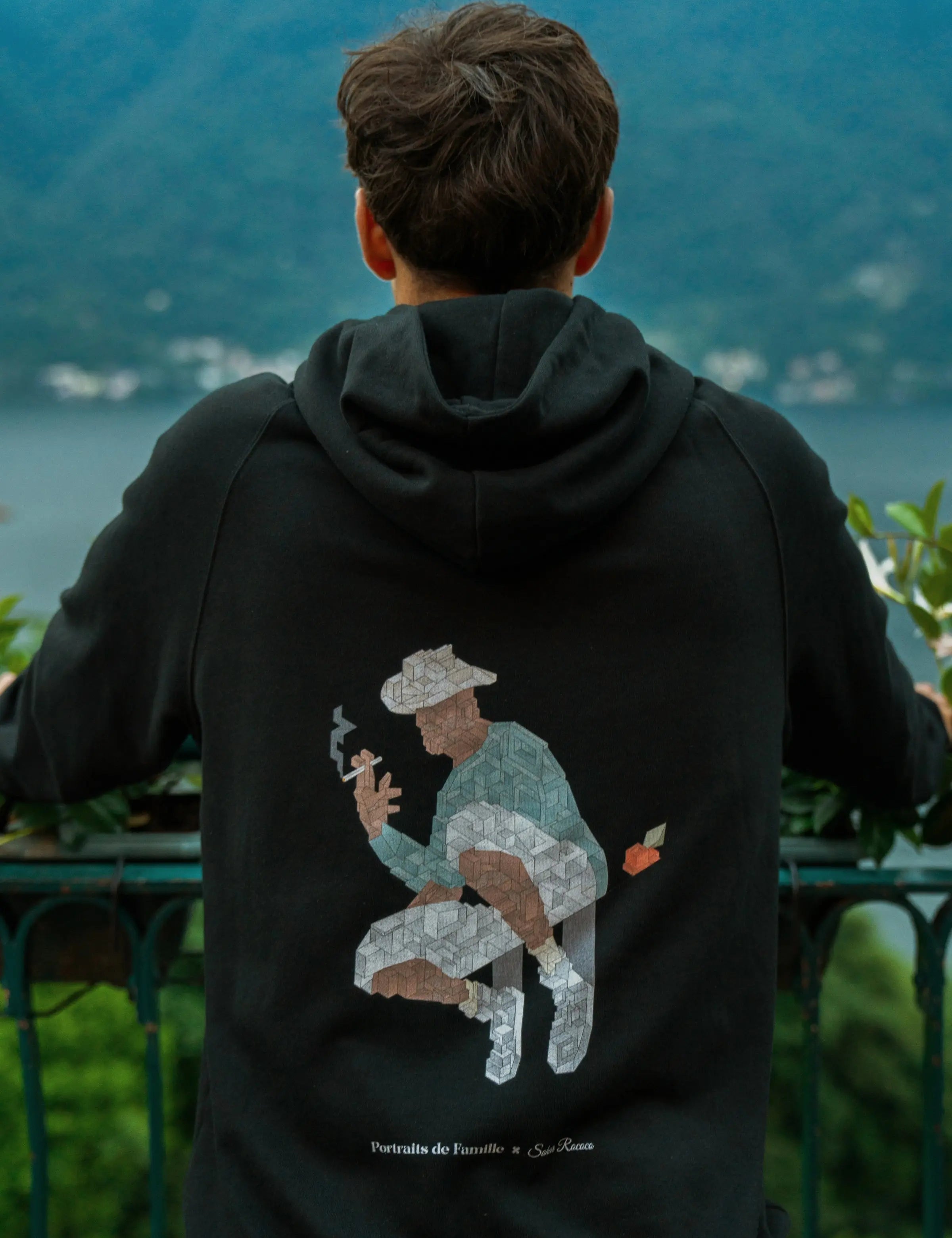 Portraits de Famille Echoes The Hoodie Fly Away Model 1