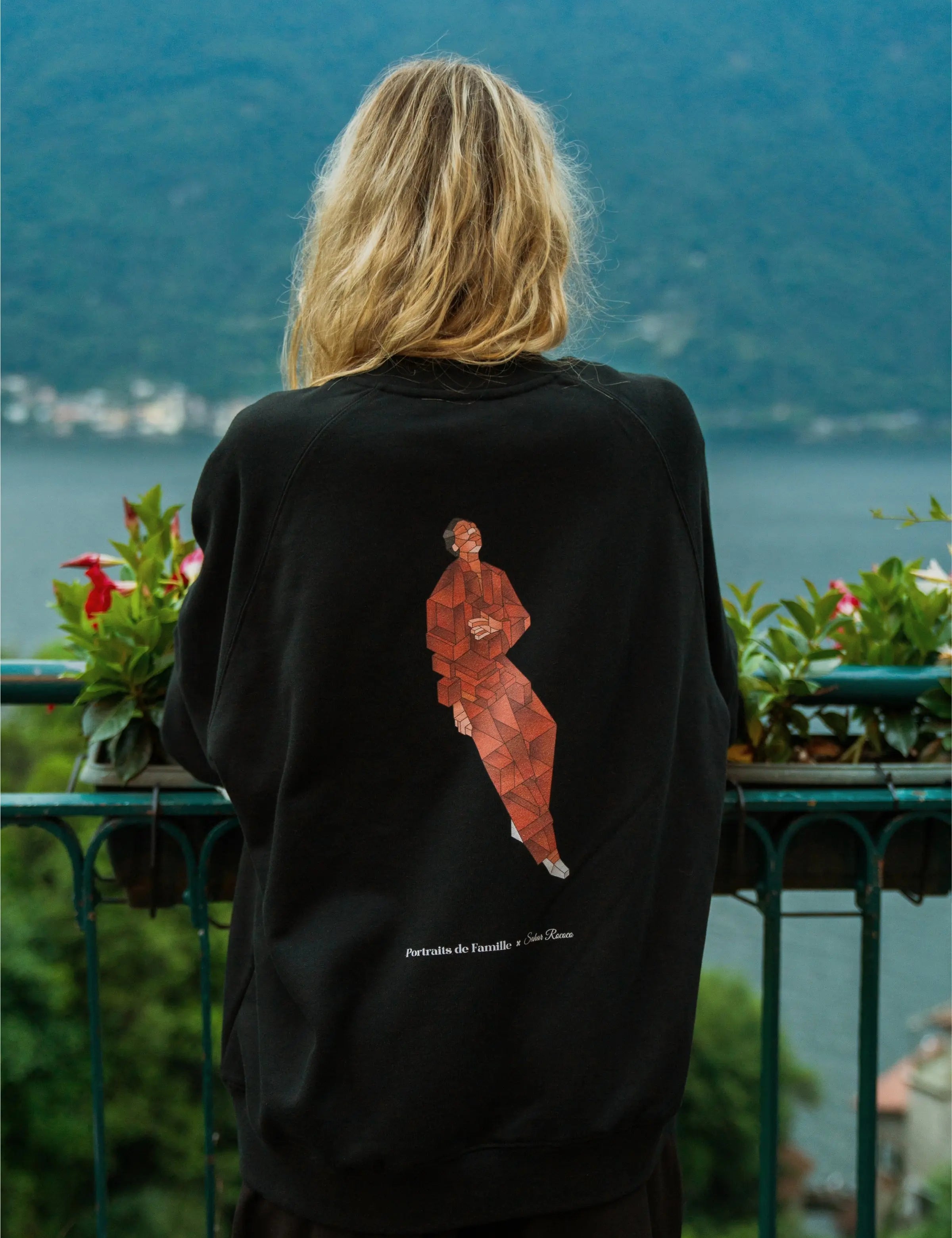 Portraits de Famille Echoes The Sweatshirt Discomfort Model 1