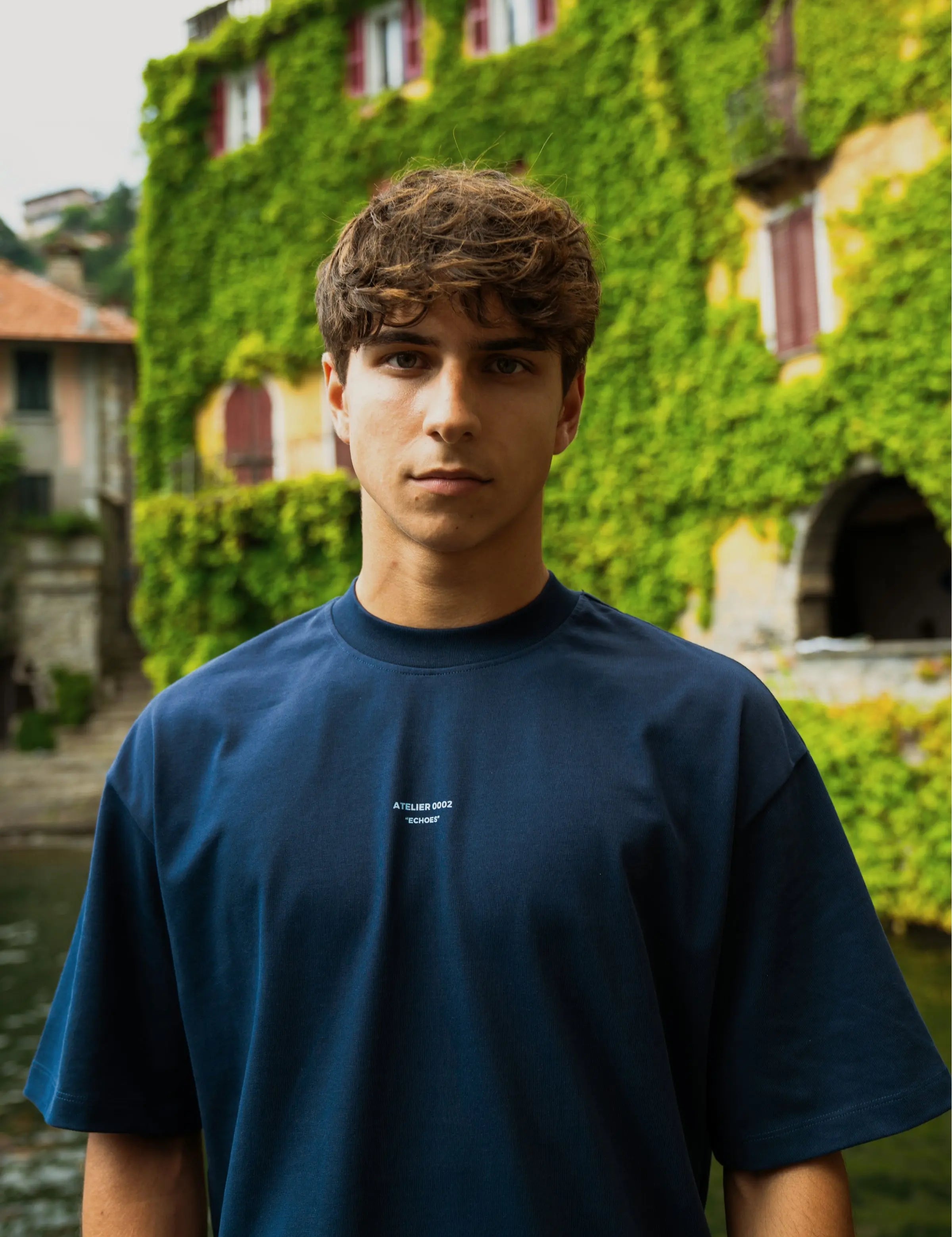 Portraits de Famille Echoes The Tee Catch Model 2