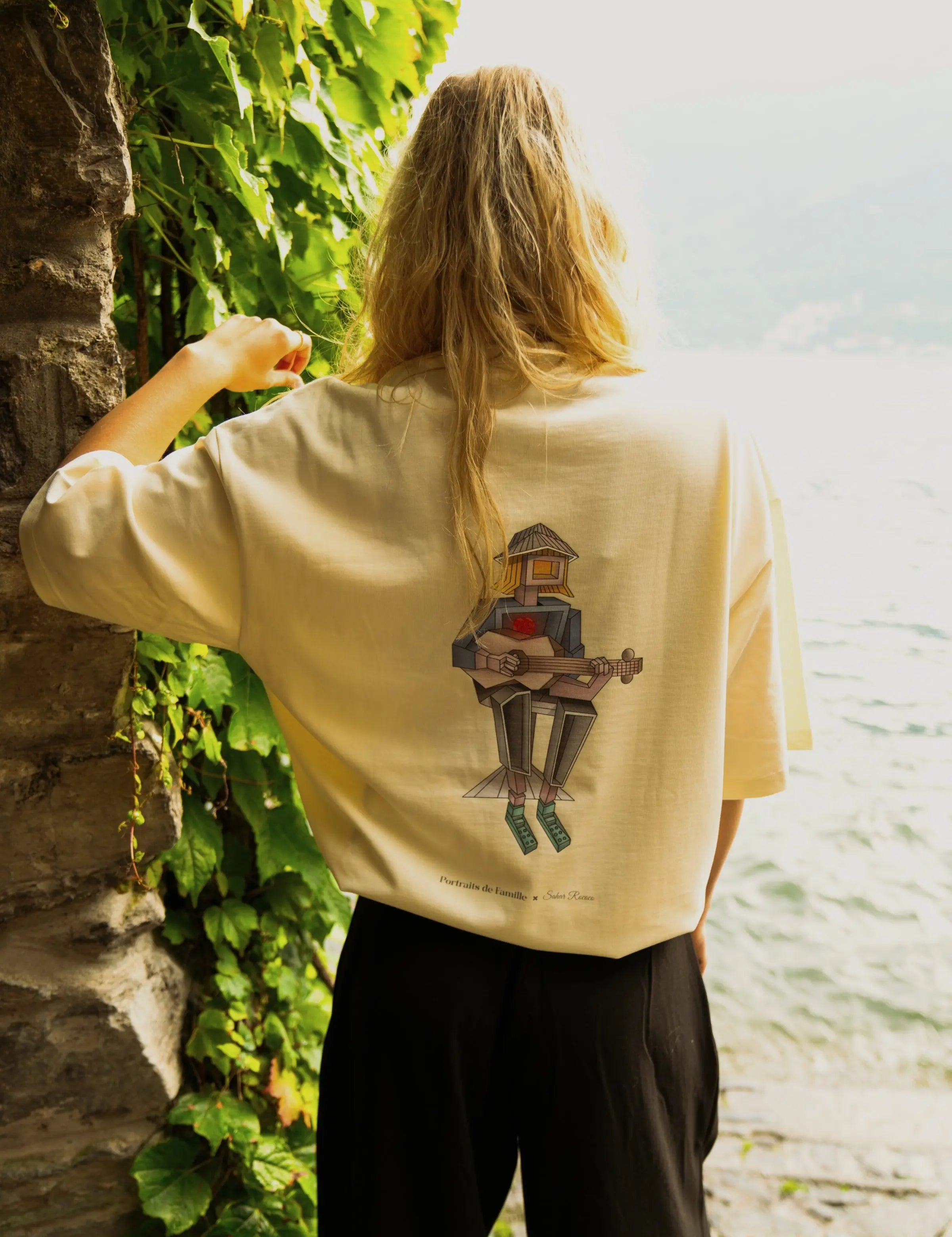 Portraits de Famille Echoes The Tee Lost Model 1