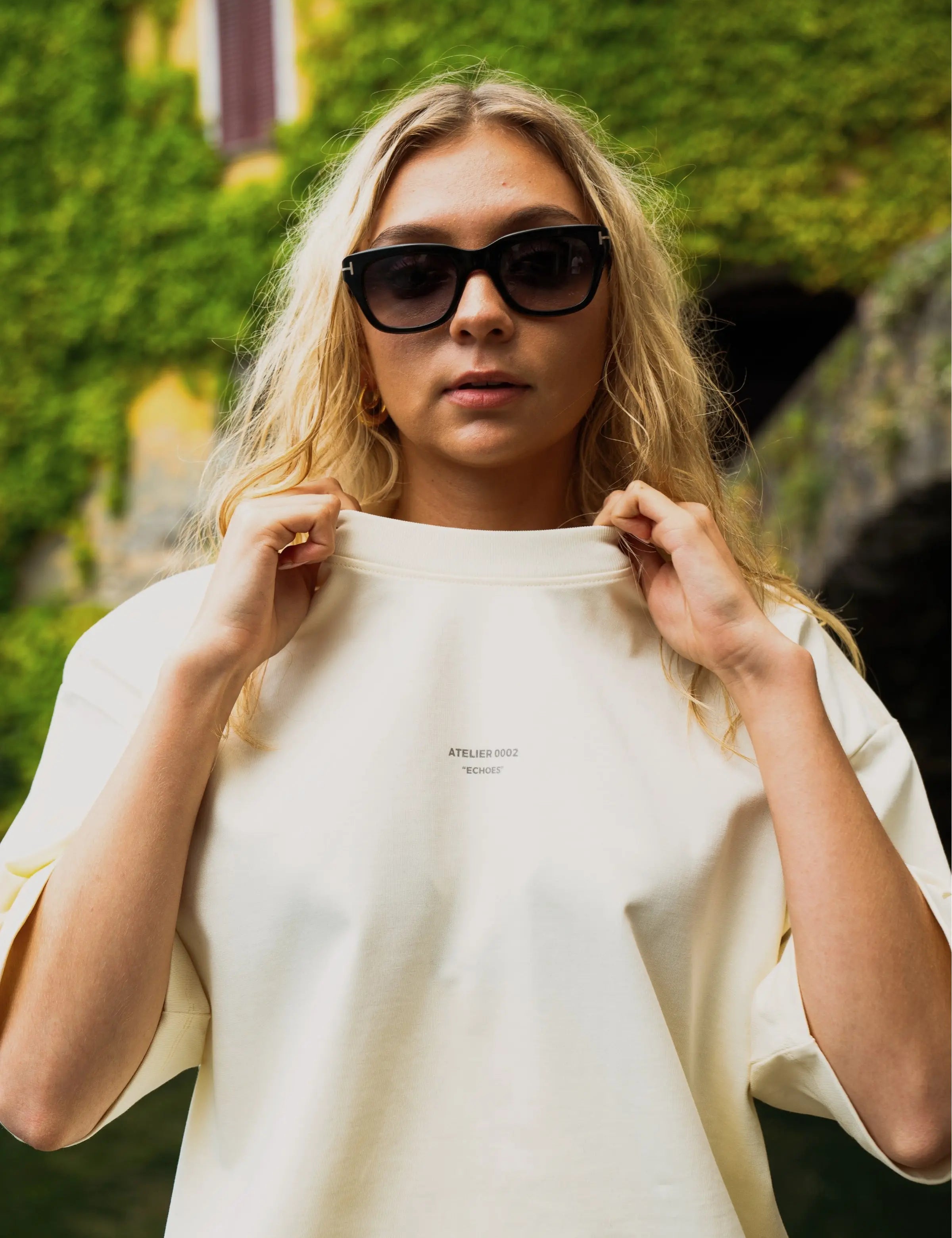 Portraits de Famille Echoes The Tee Orchard Model 2