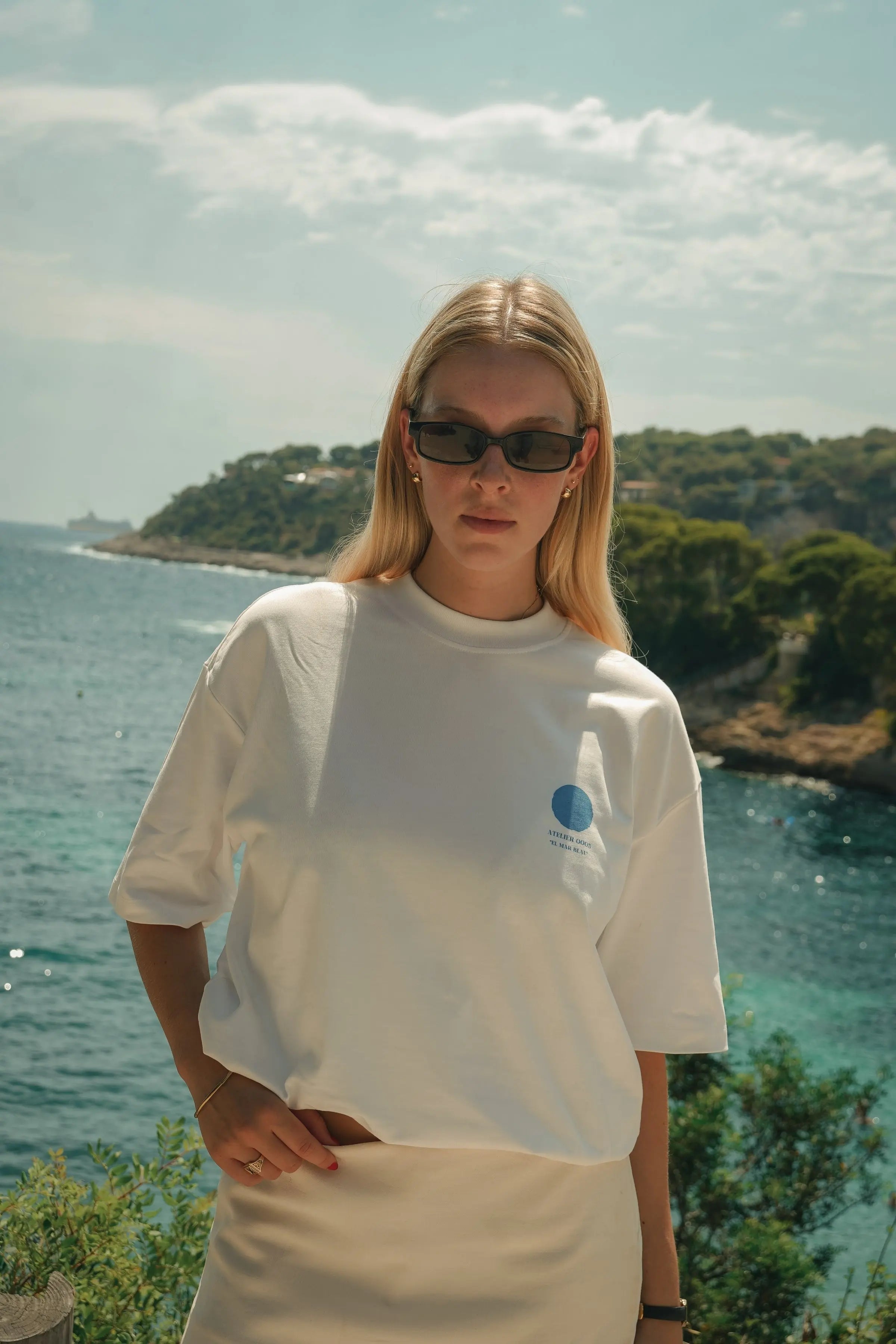 Portraits de Famille El Mar Blau The Tee Blau Model 1
