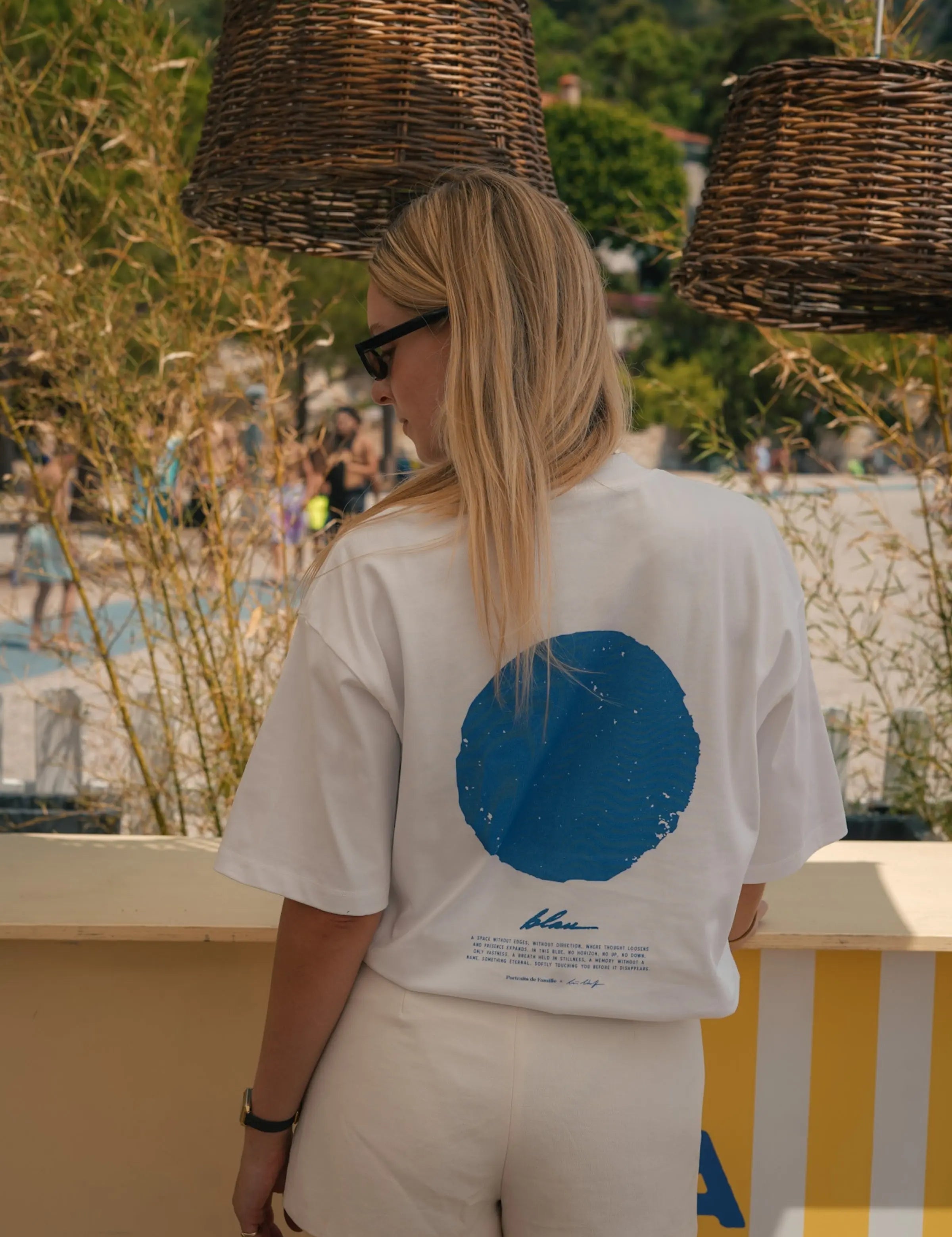 Portraits de Famille El Mar Blau The Tee Blau Model 3