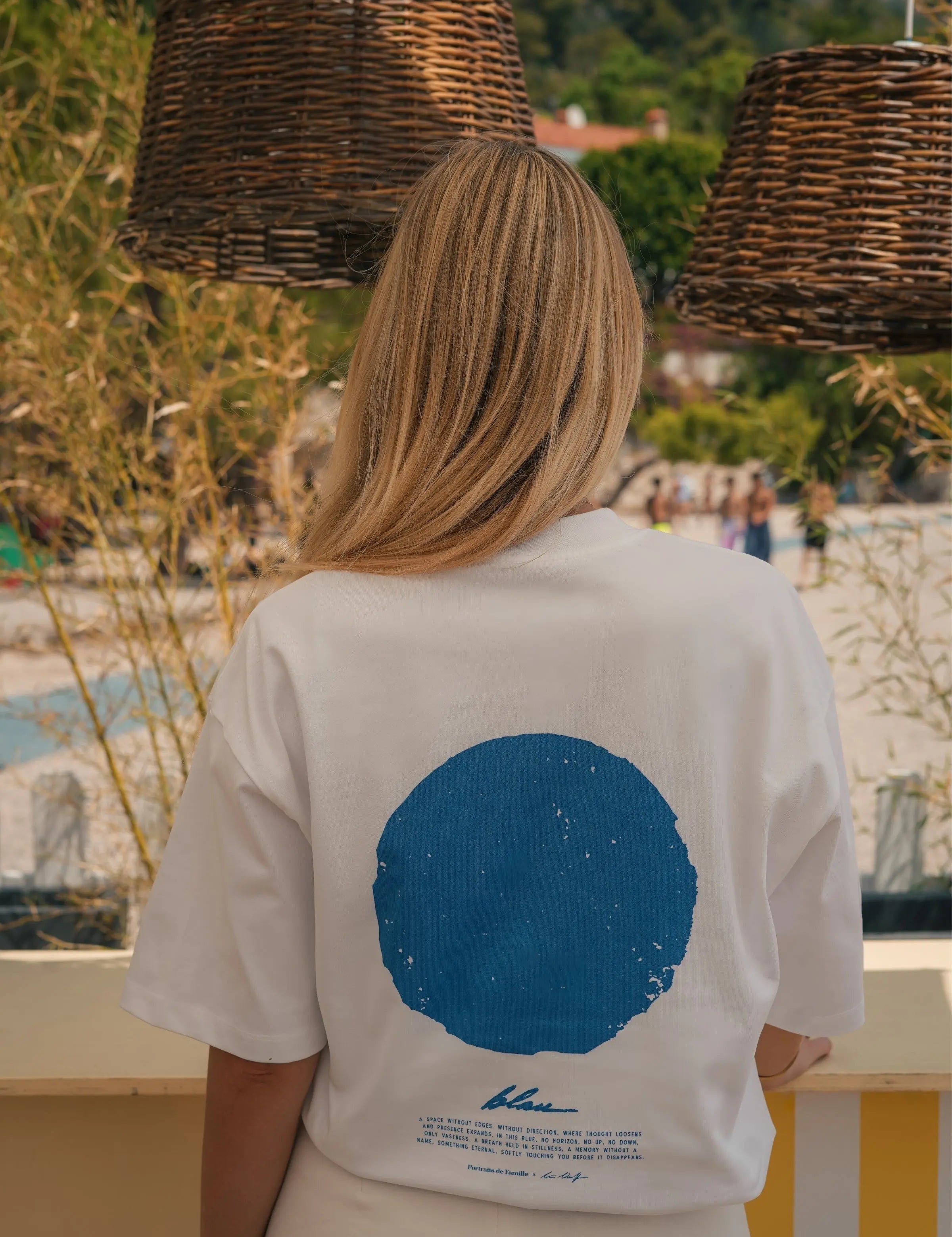 Portraits de Famille El Mar Blau The Tee Blau Model 4
