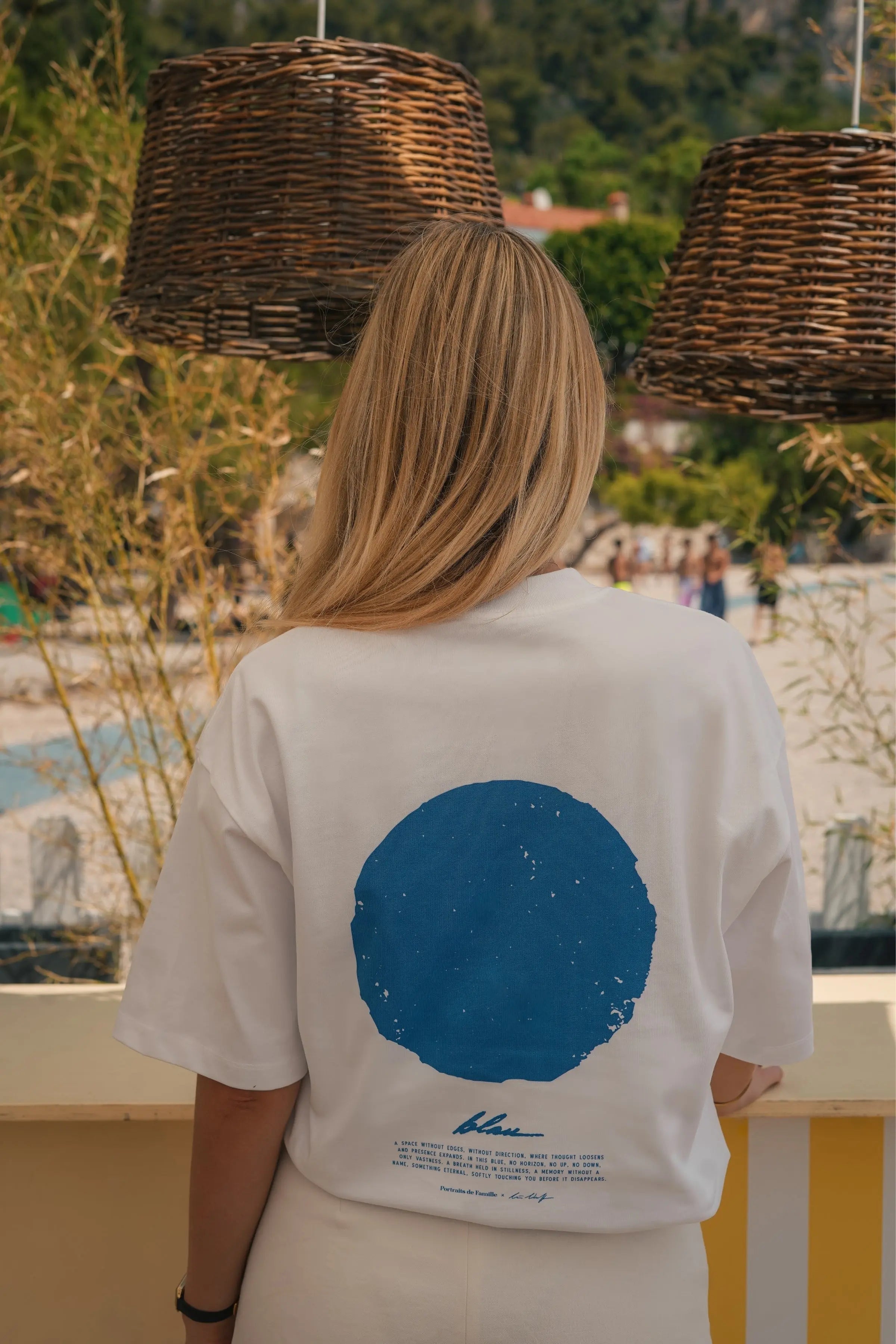 Portraits de Famille El Mar Blau The Tee Blau Model 4