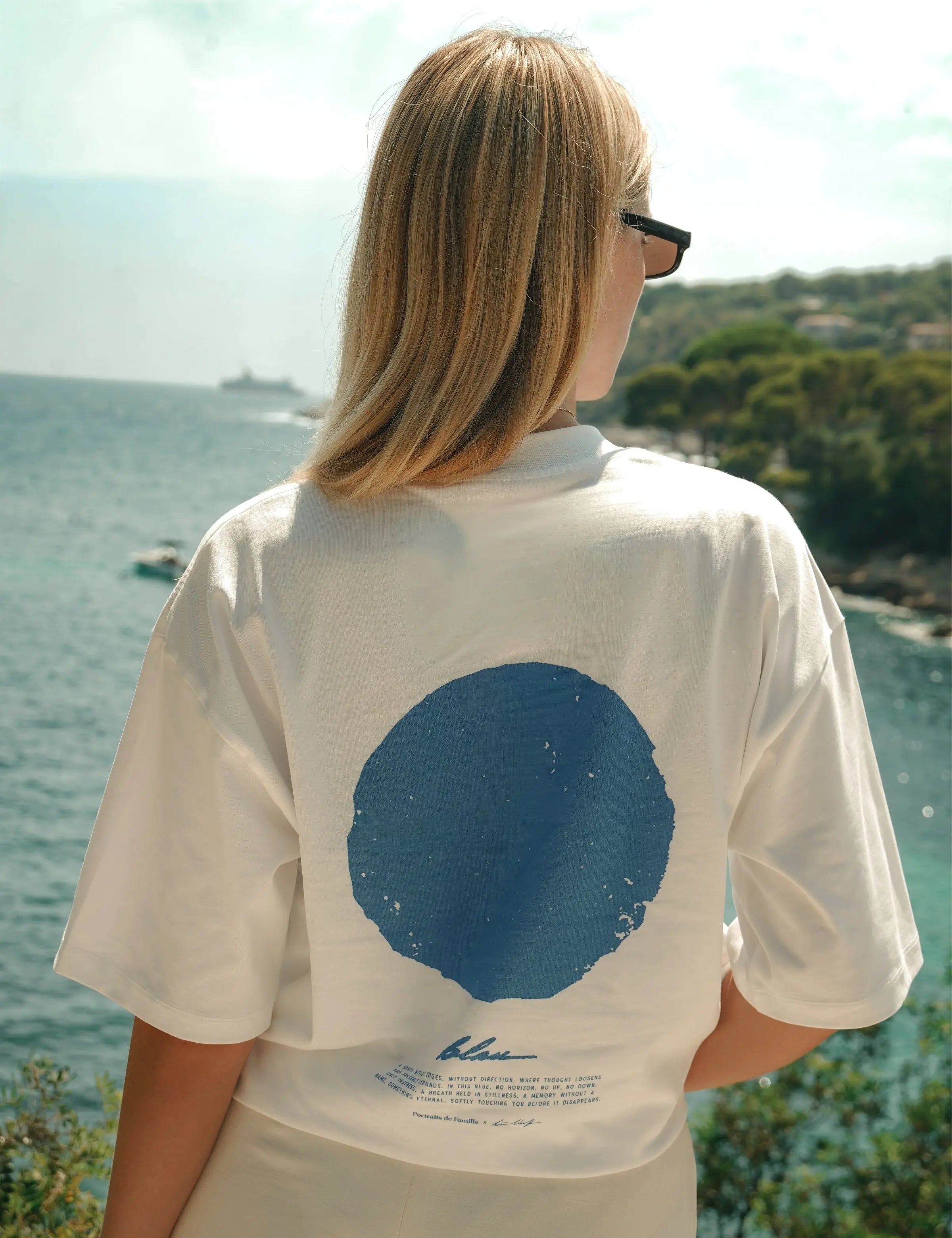 Portraits de Famille El Mar Blau The Tee Blau Model 7