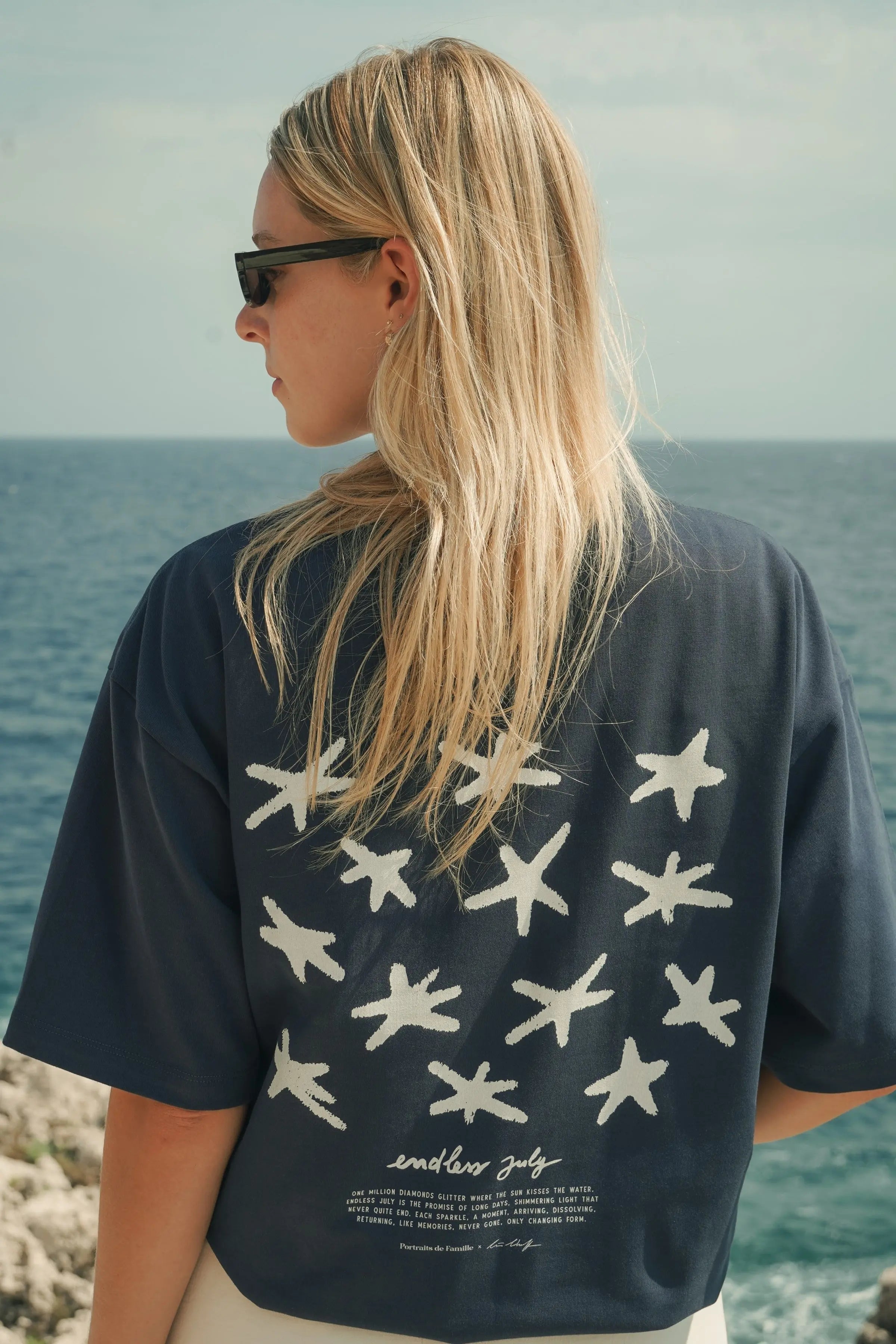 Portraits de Famille El Mar Blau The Tee Endless July Model 6