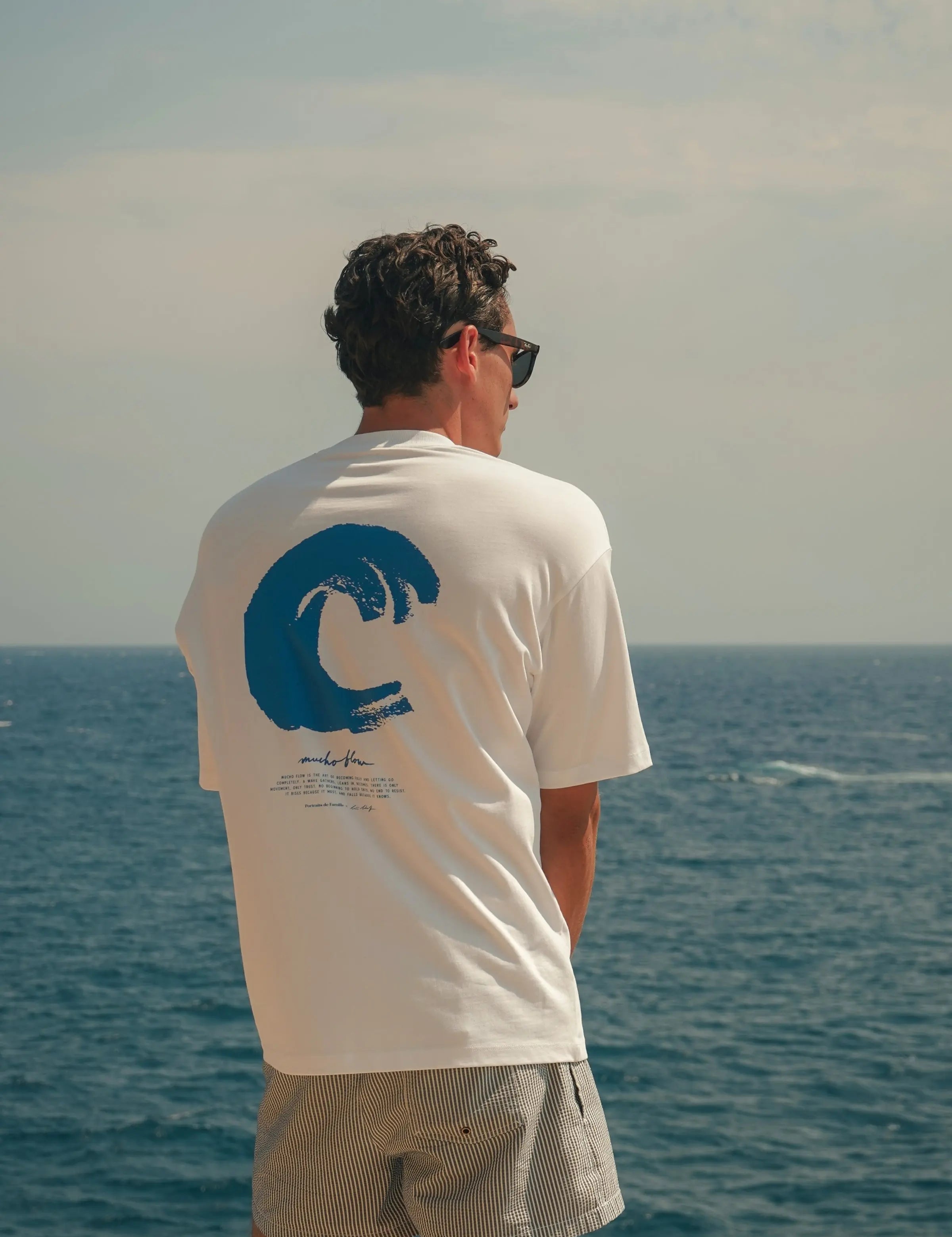 Portraits de Famille El Mar Blau TheTee Mucho Flow Model 10