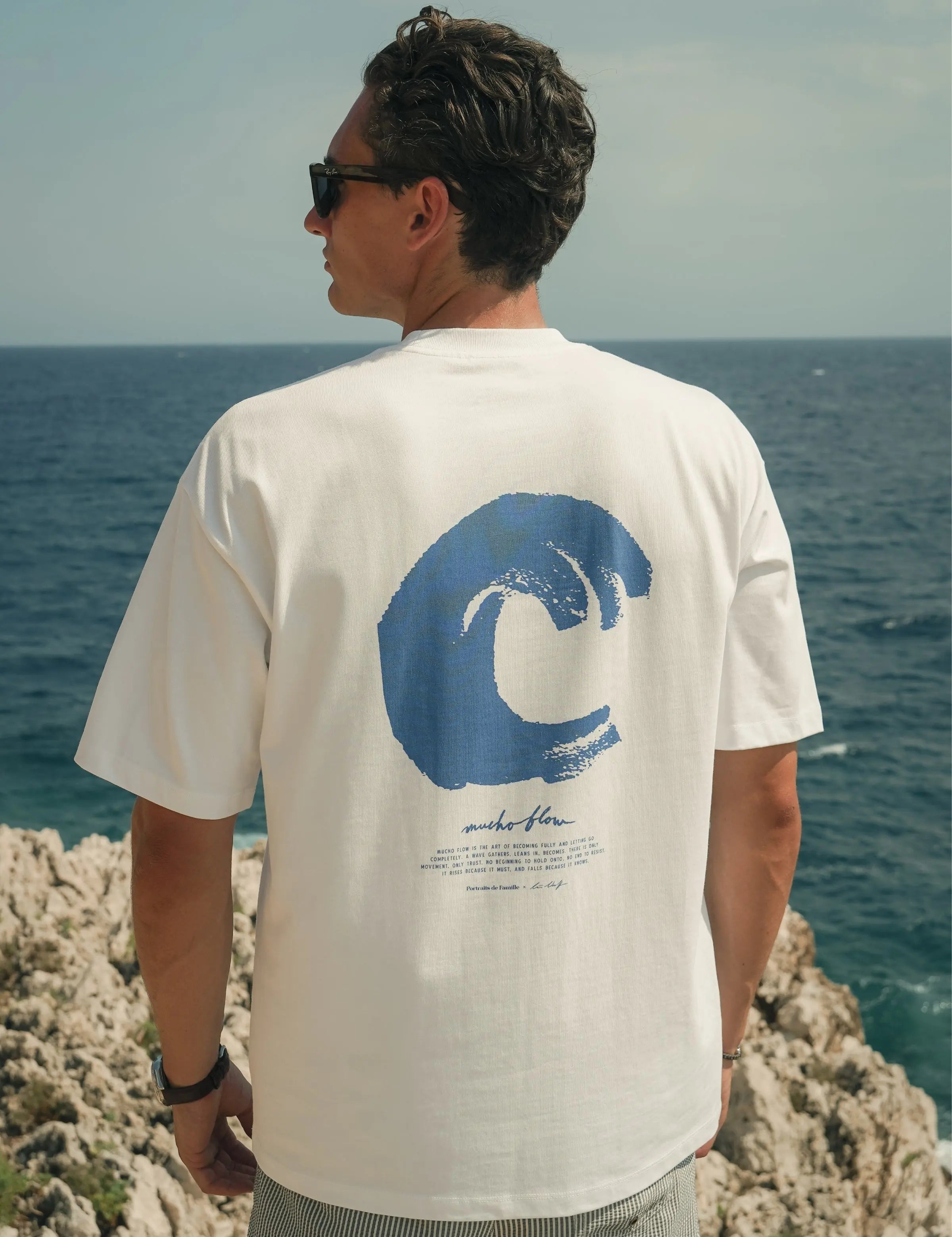 Portraits de Famille El Mar Blau TheTee Mucho Flow Model 3