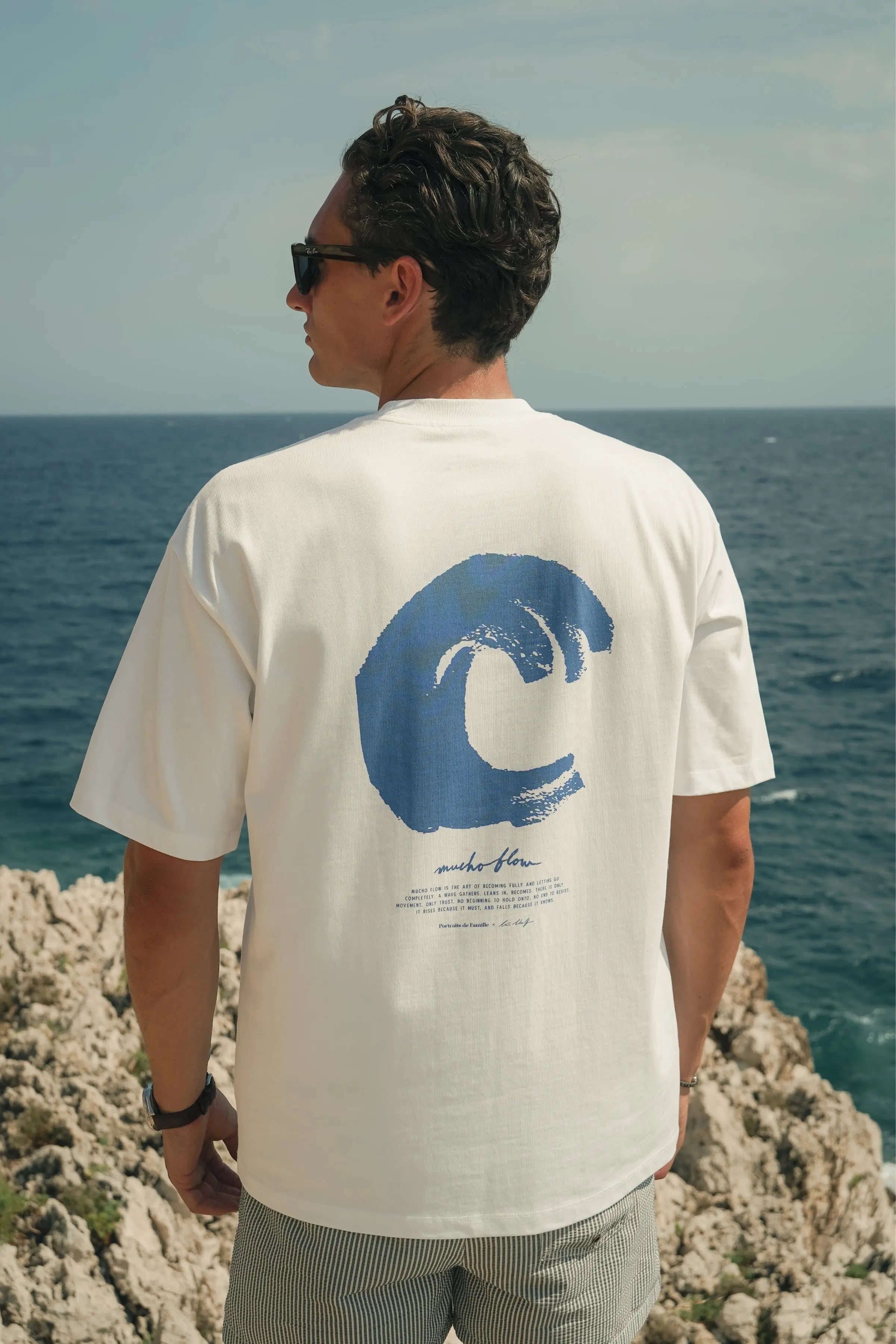 Portraits de Famille El Mar Blau TheTee Mucho Flow Model 3