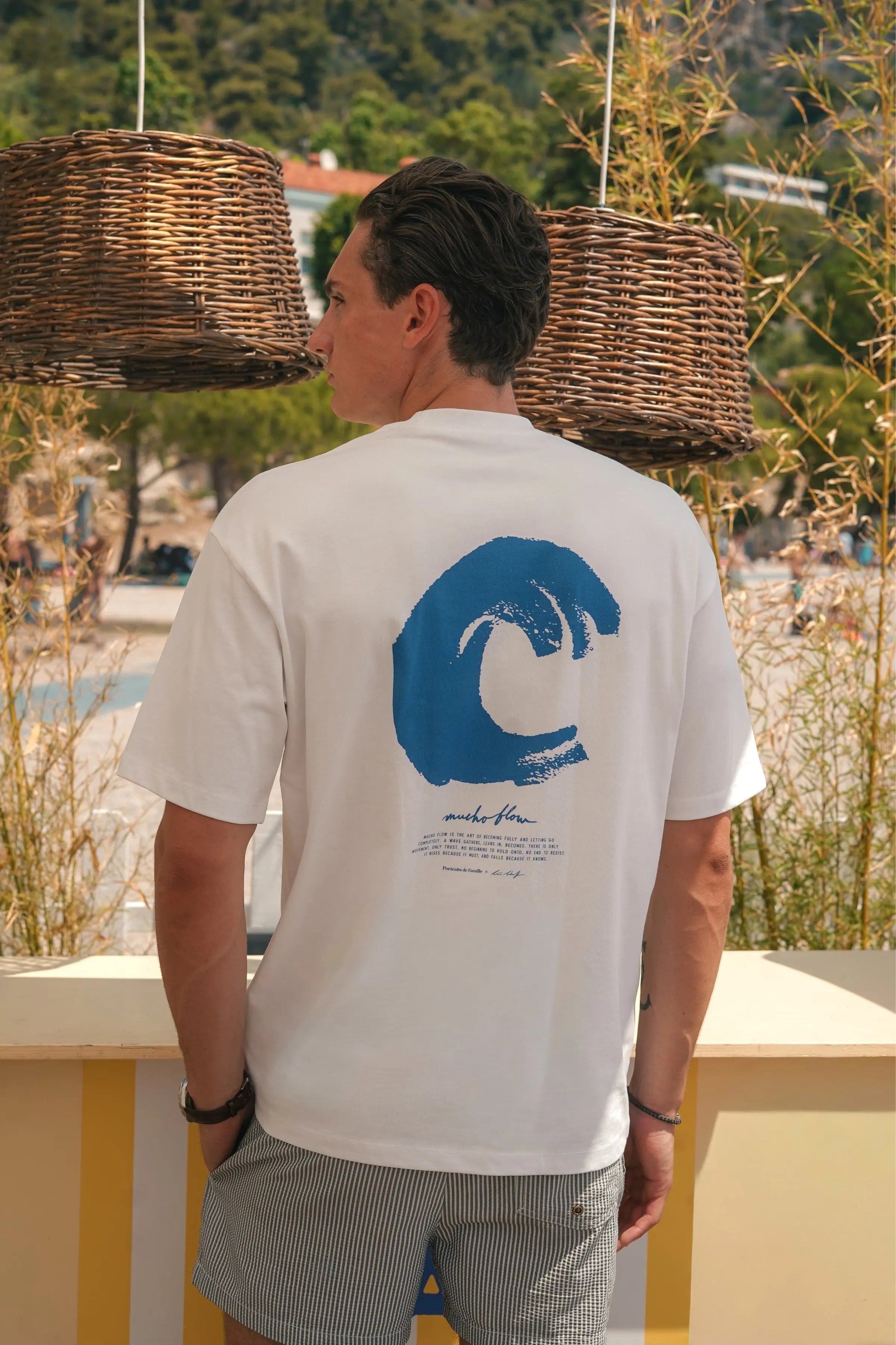 Portraits de Famille El Mar Blau TheTee Mucho Flow Model 6