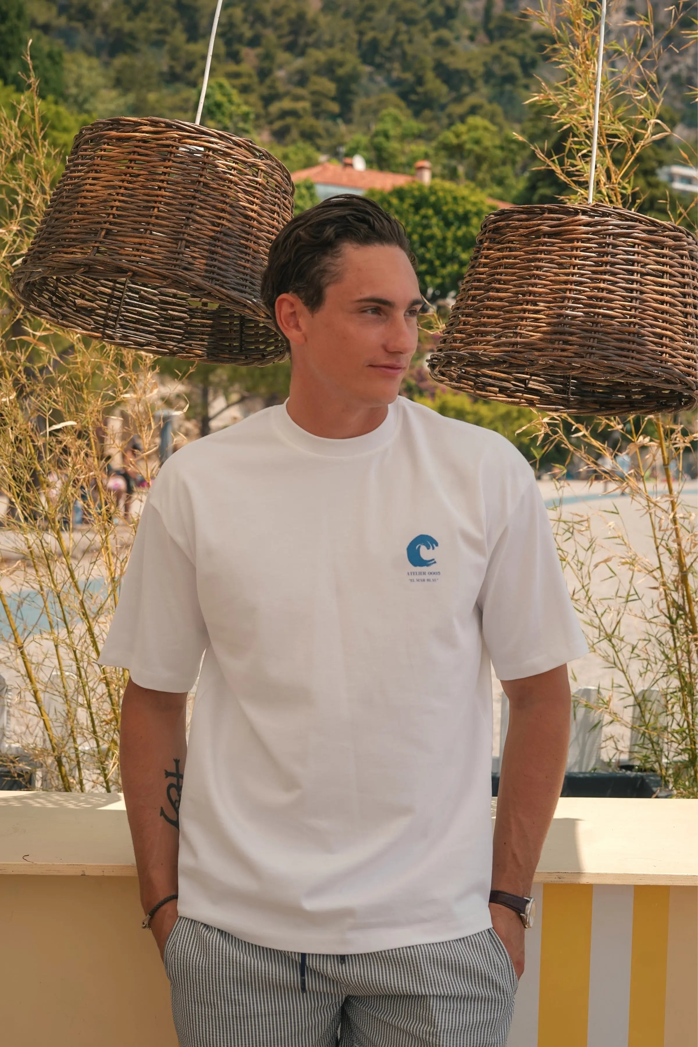Portraits de Famille El Mar Blau TheTee Mucho Flow Model 8