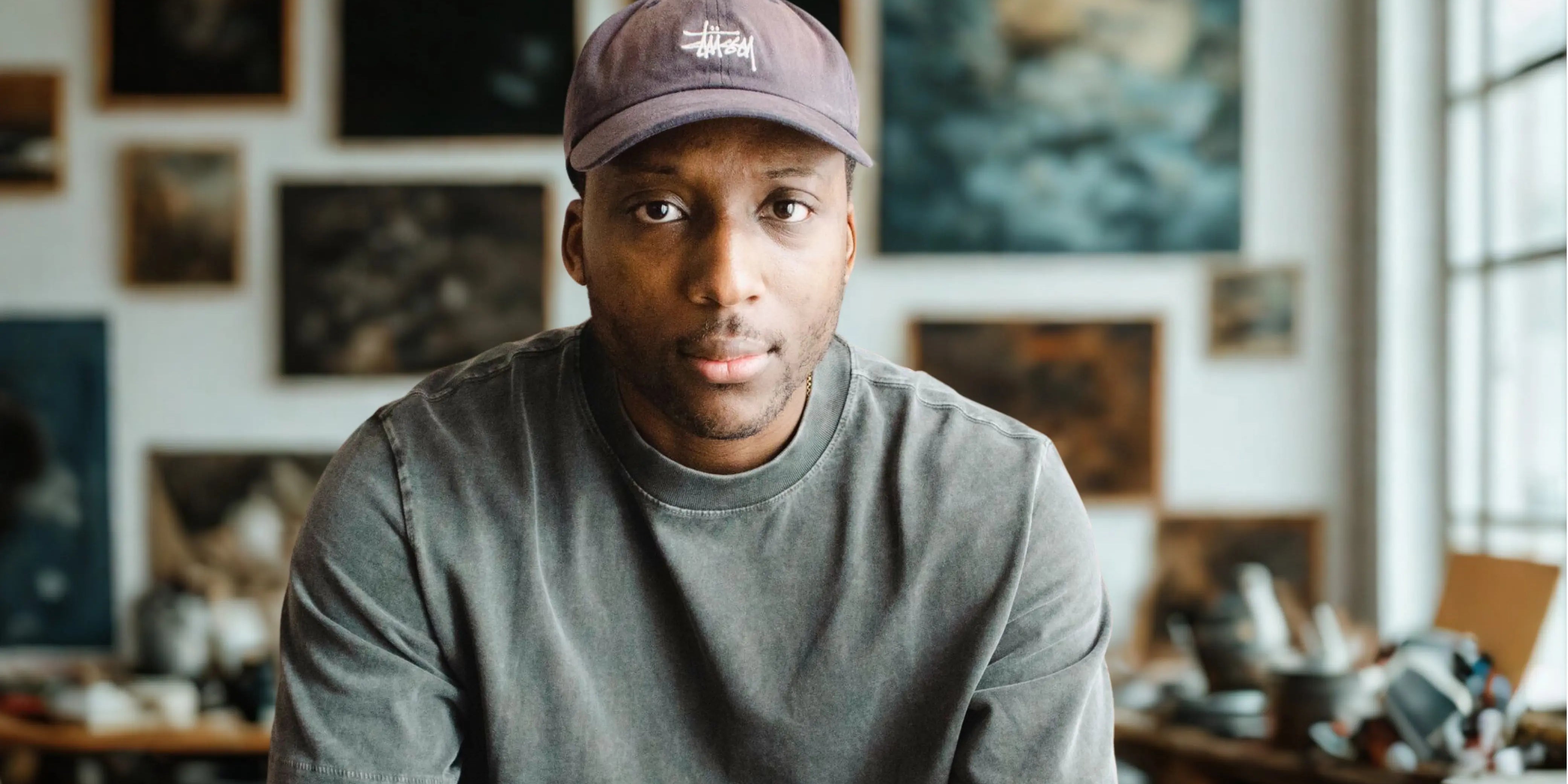 Portraits de Famille Liquid Header Artists