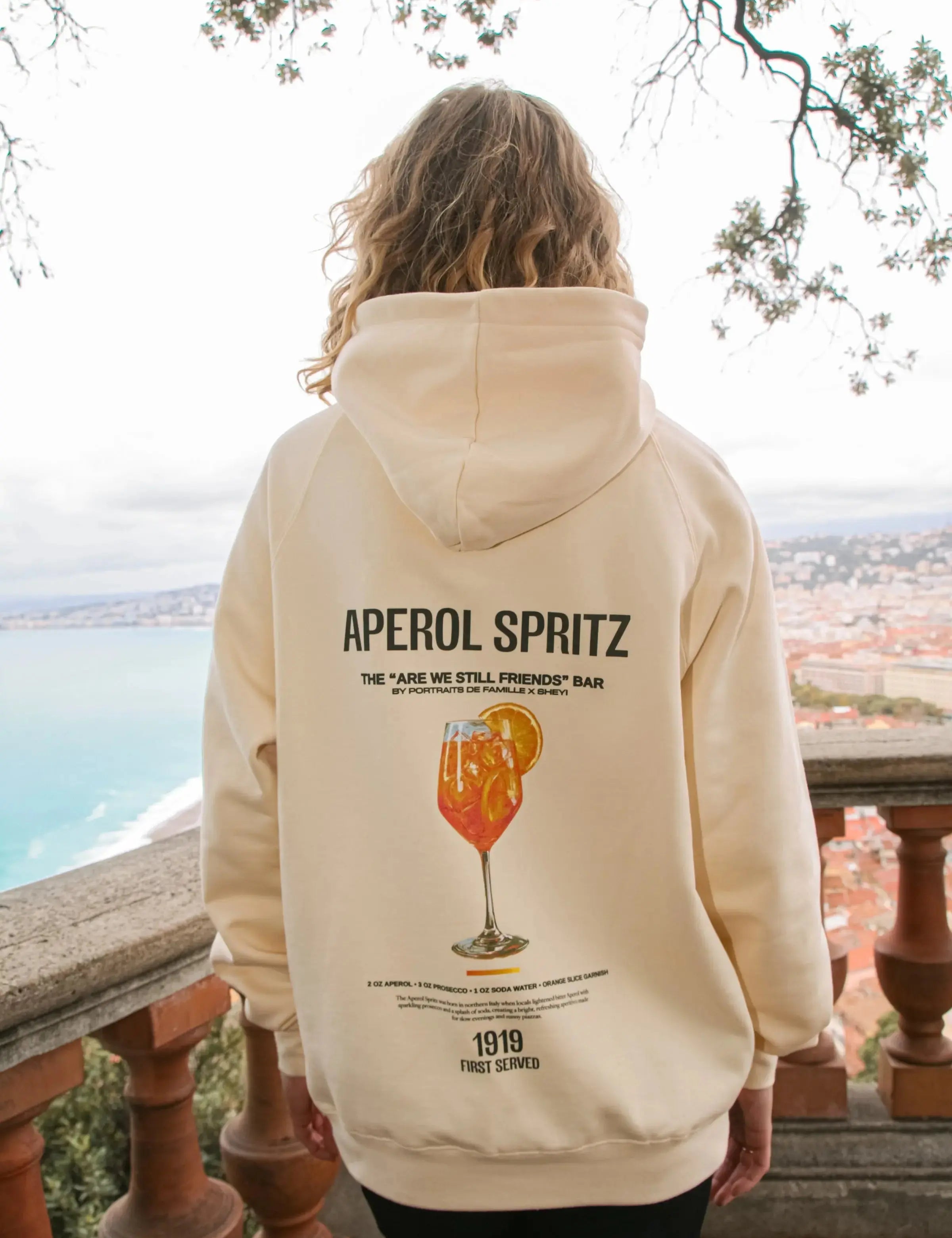 Portraits de Famille Liquid The Hoodie Aperol Spritz Model 1