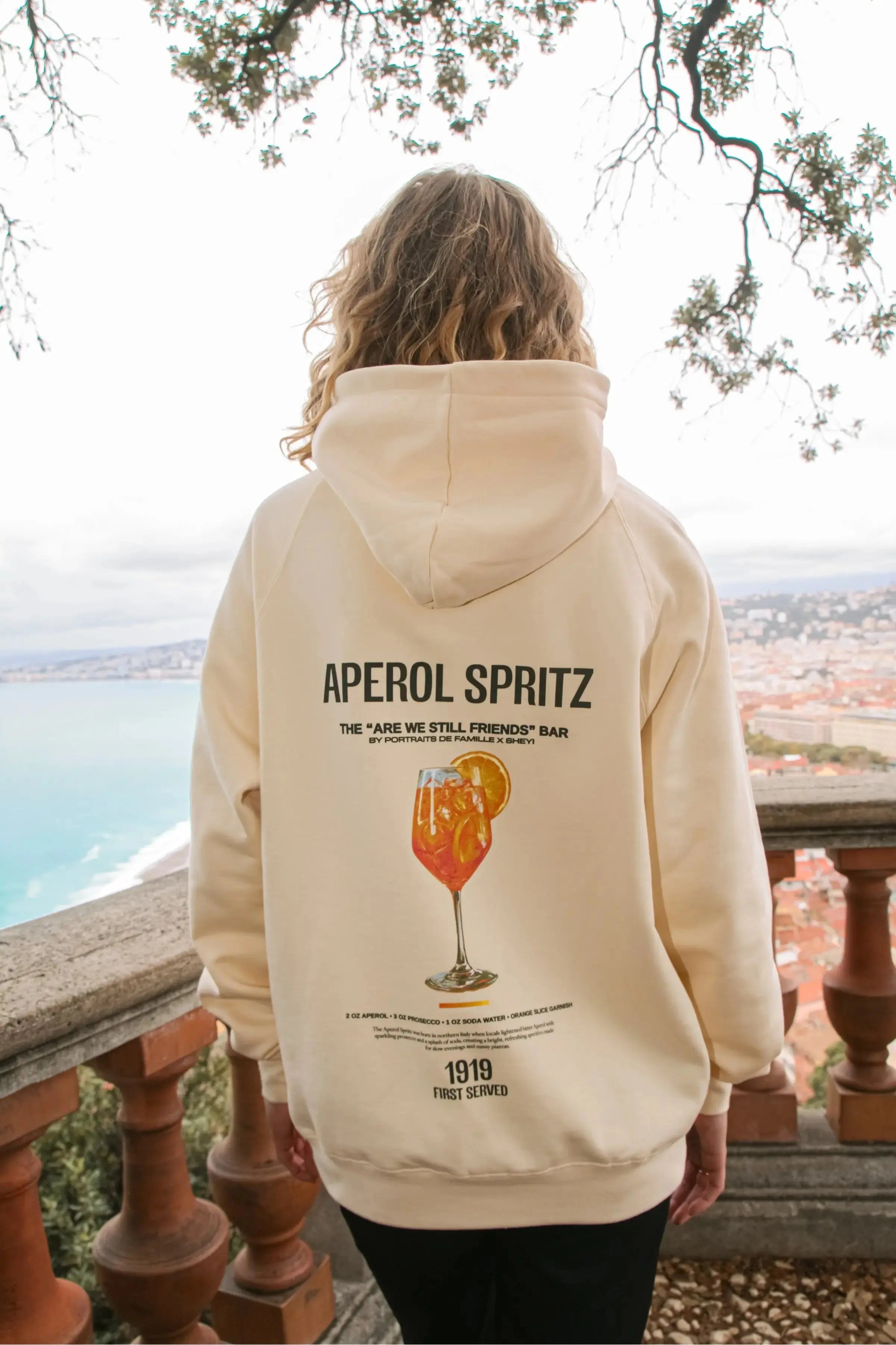 Portraits de Famille Liquid The Hoodie Aperol Spritz Model 1