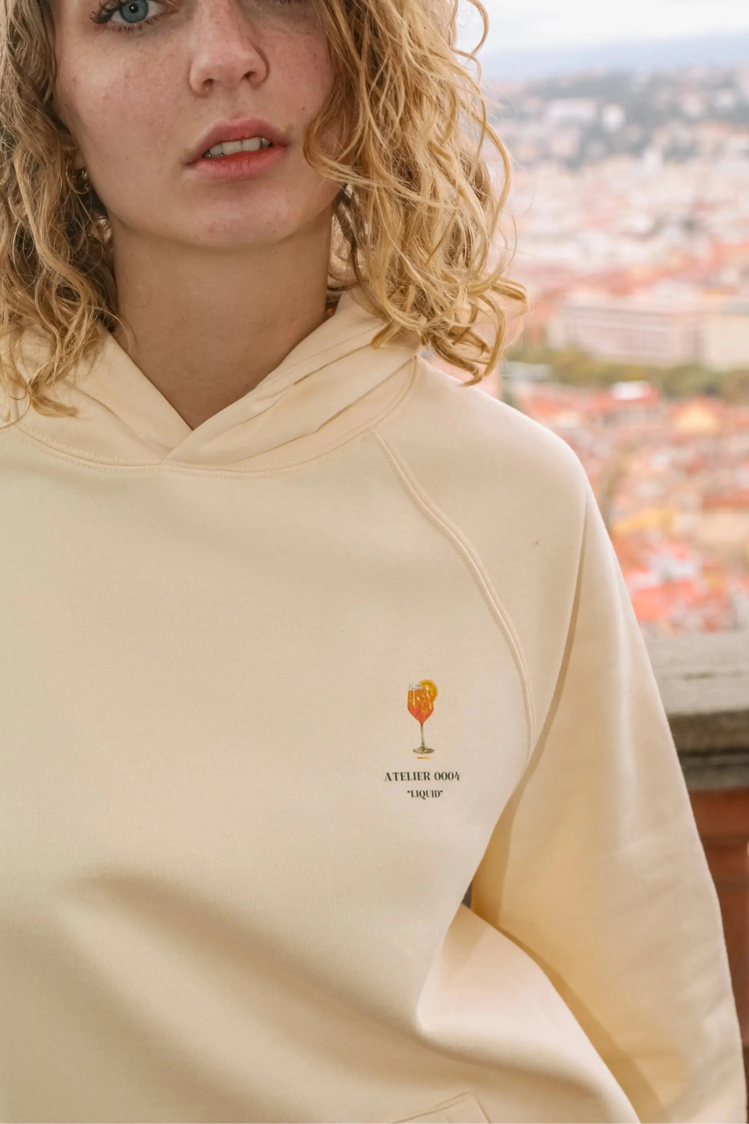 Portraits de Famille Liquid The Hoodie Aperol Spritz Model 2