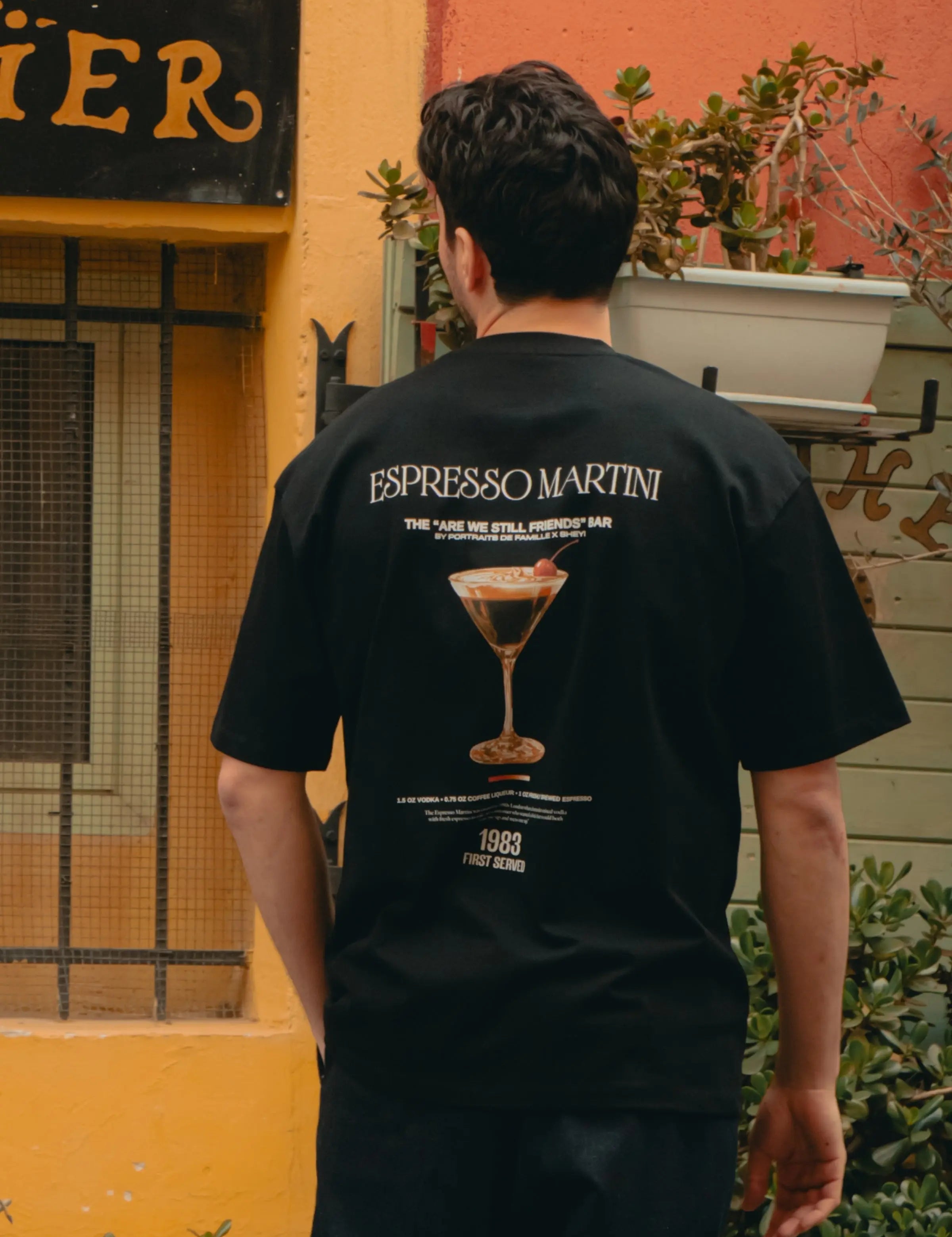 Portraits de Famille Liquid The Tee Espresso Martini Model 1