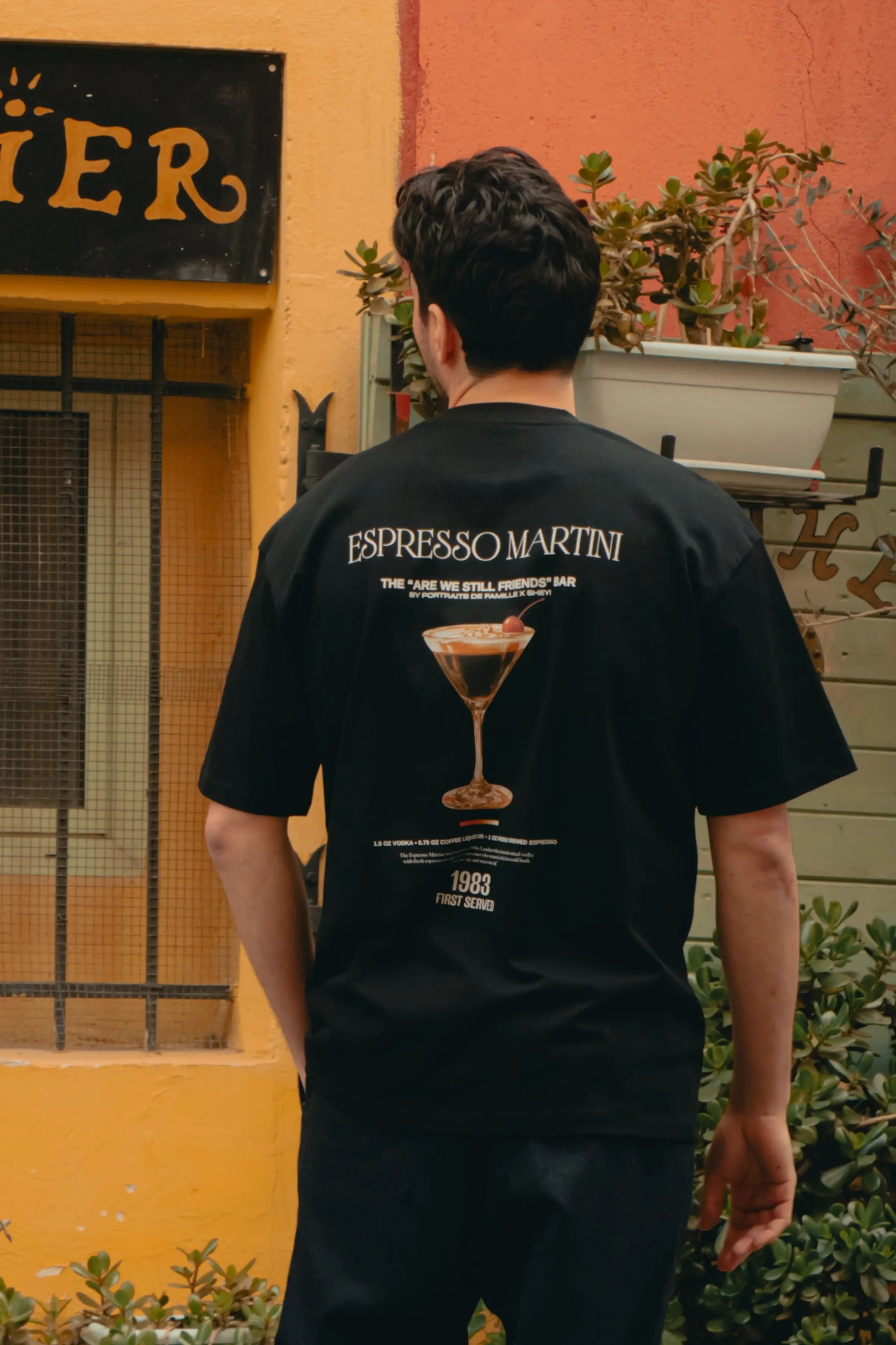 Portraits de Famille Liquid The Tee Espresso Martini Model 1