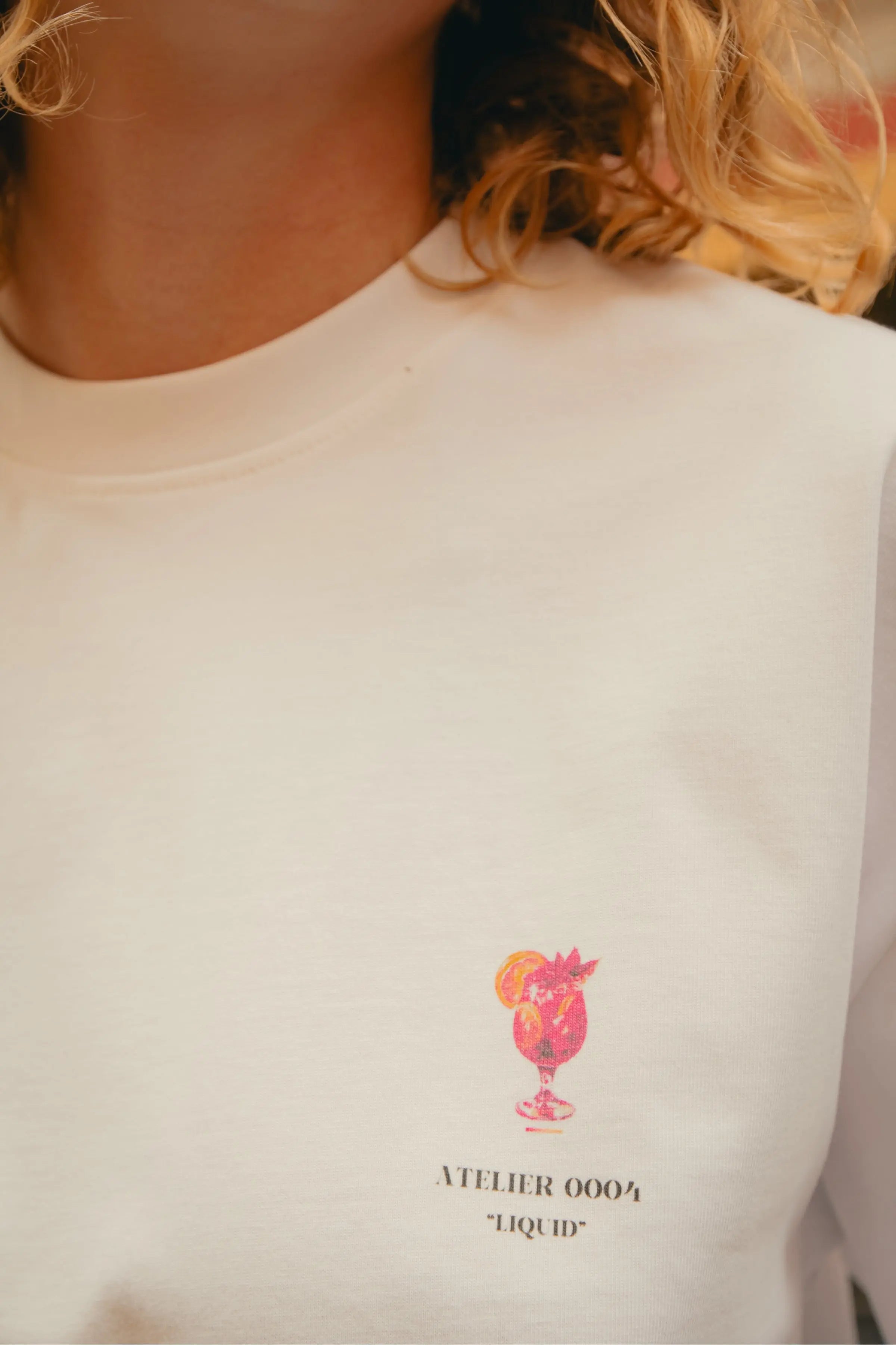 Portraits de Famille Liquid The Tee Sangria Model 2