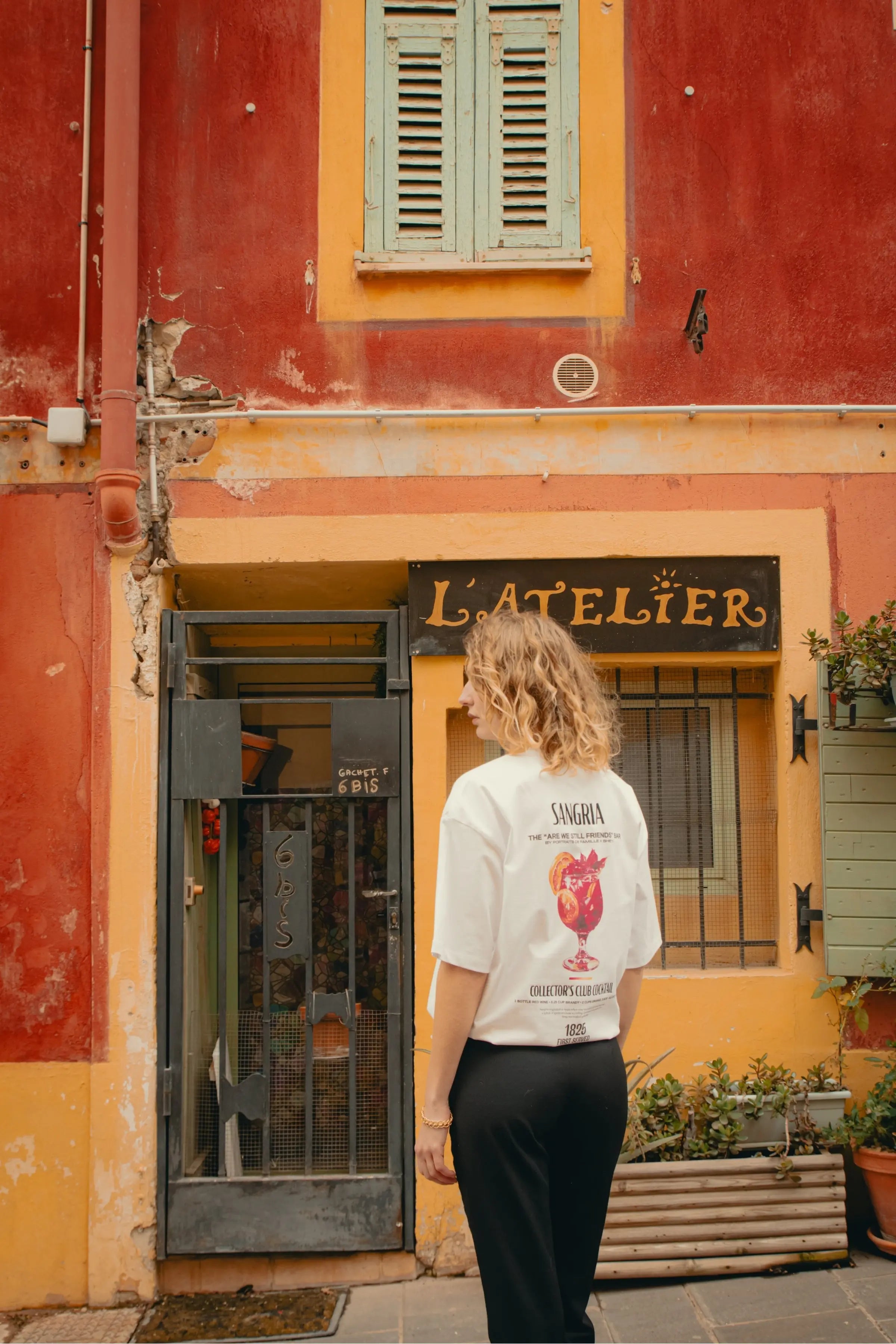 Portraits de Famille Liquid The Tee Sangria Model 3