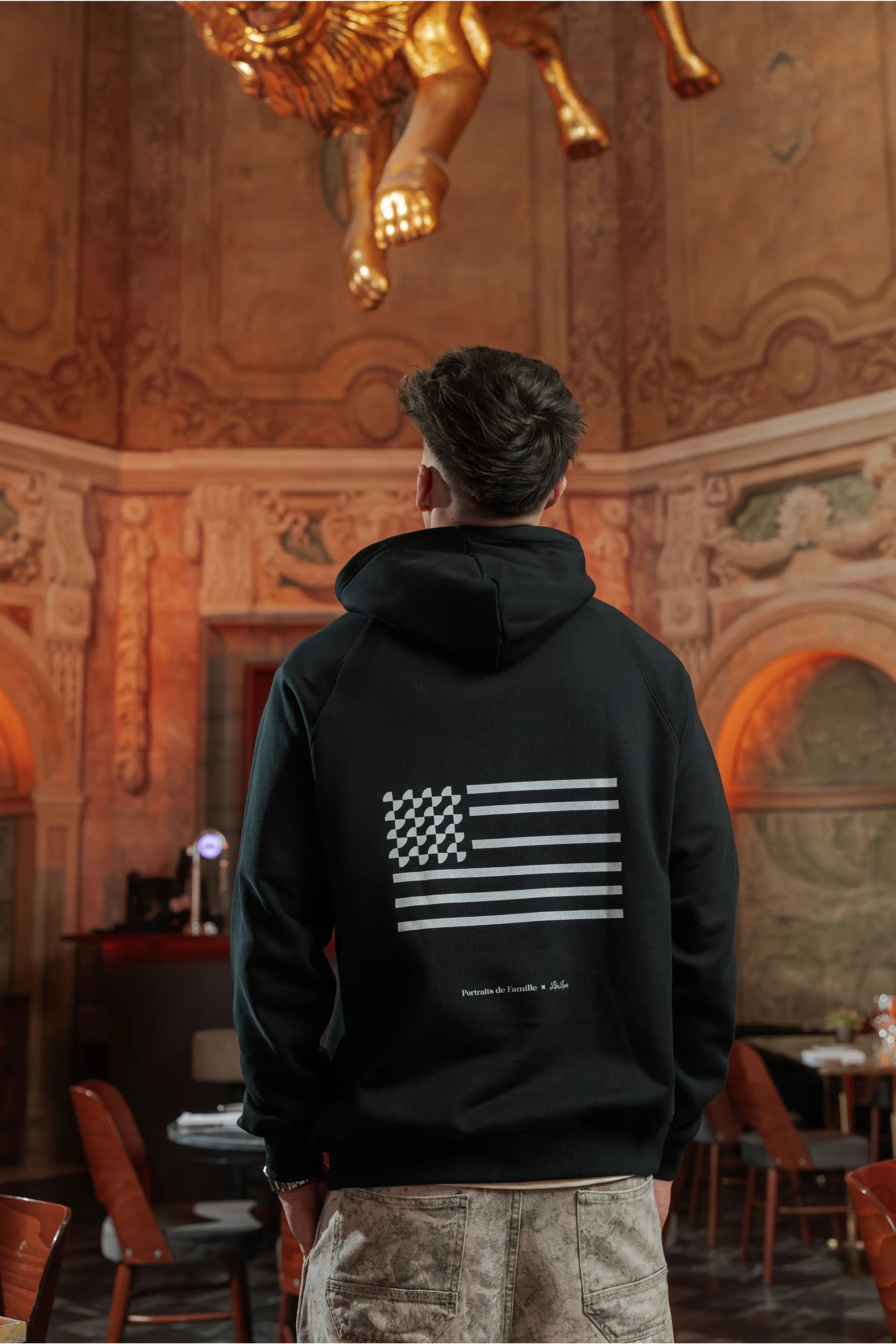 Portraits de Famille States The Hoodie United Model 1