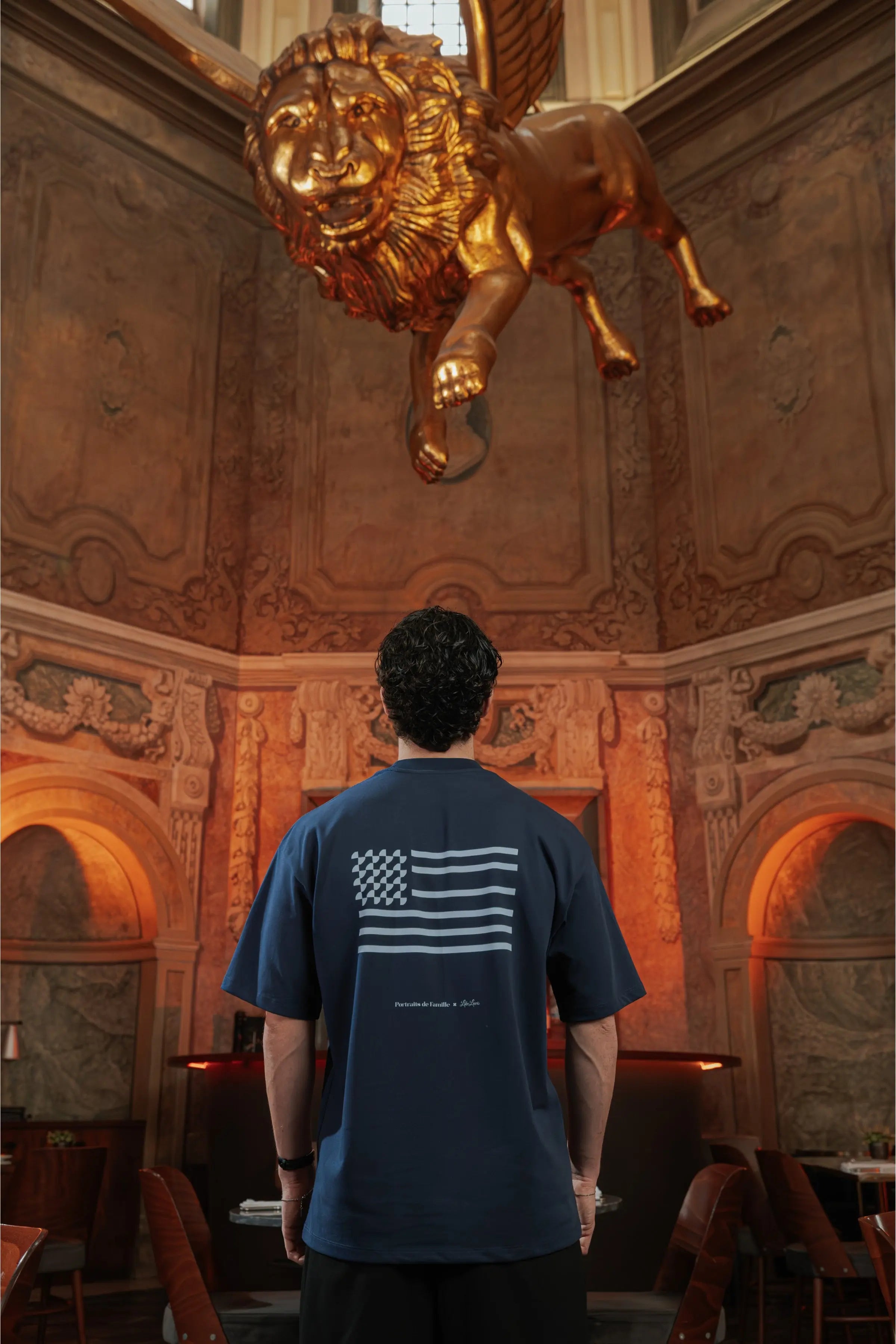 Portraits de Famille States The Tee United Model 1