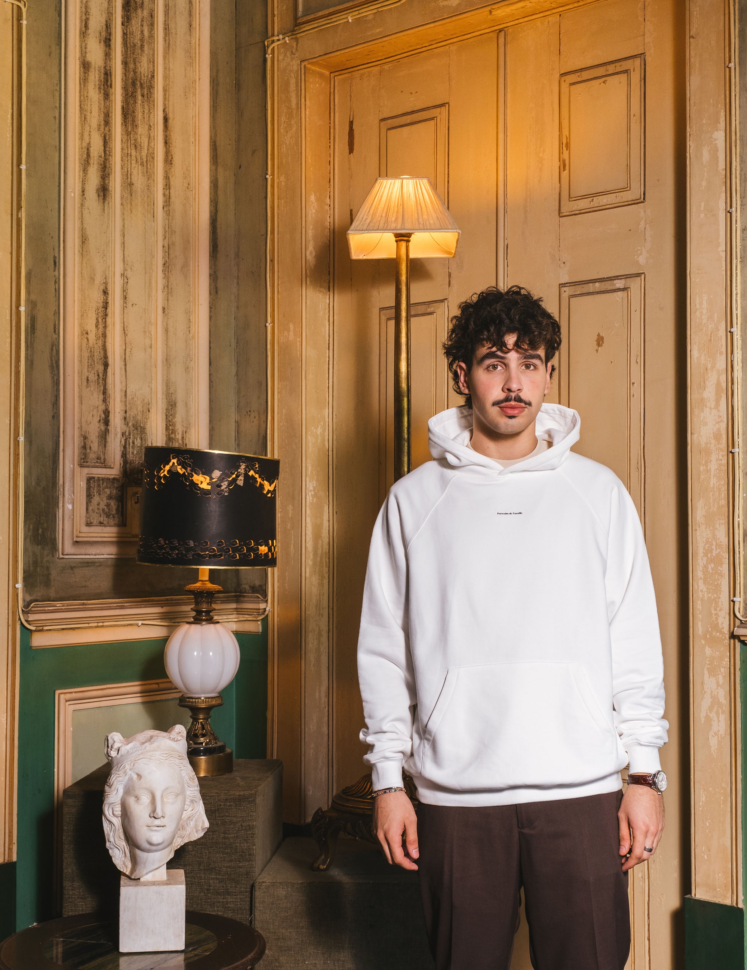 Portraits de Famille The Essentials The Hoodie Logo 1