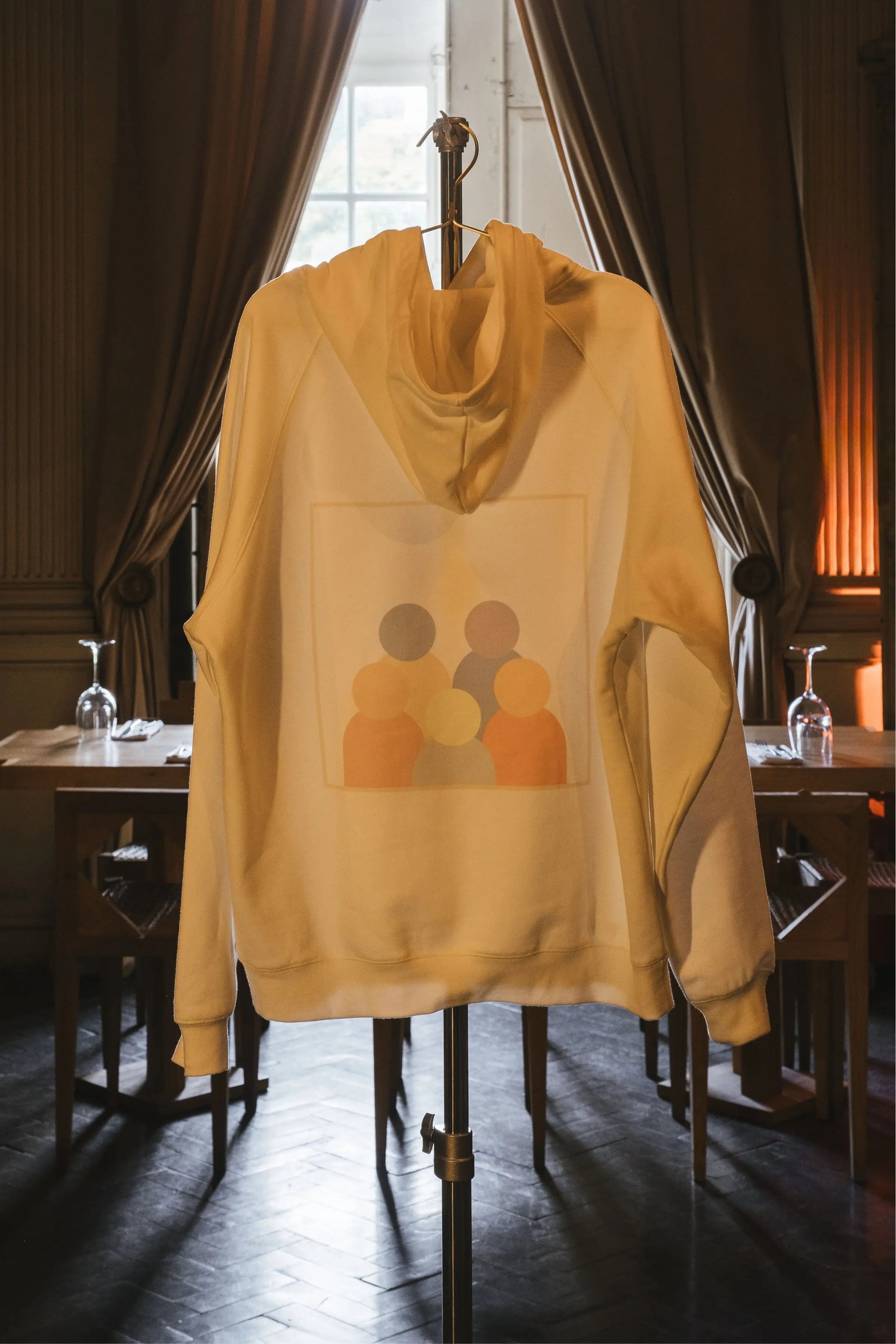 Portraits de Famille The Essentials The Hoodie Logo Model 1