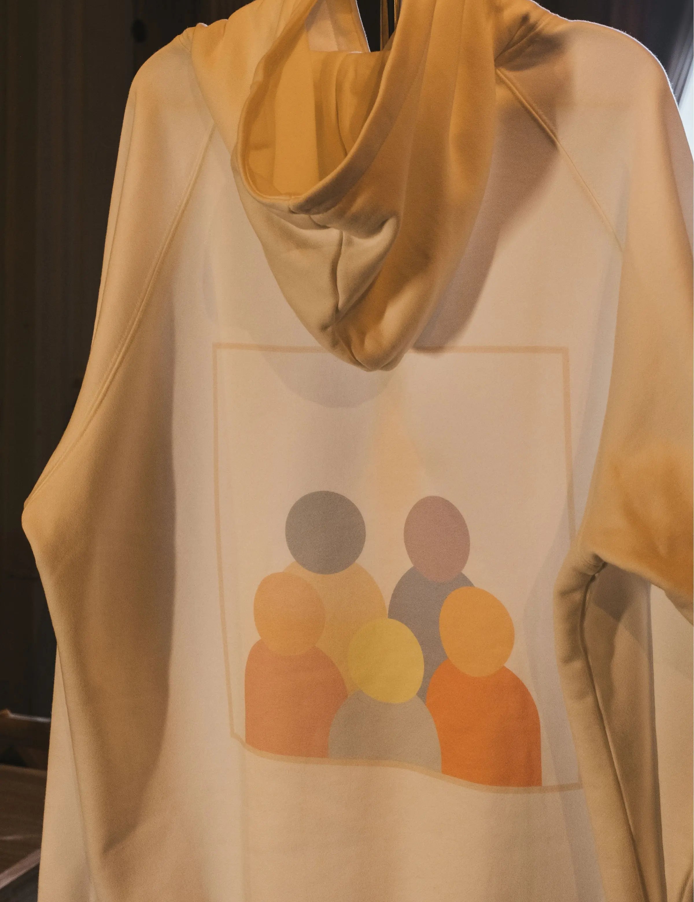 Portraits de Famille The Essentials The Hoodie Pass Model 2