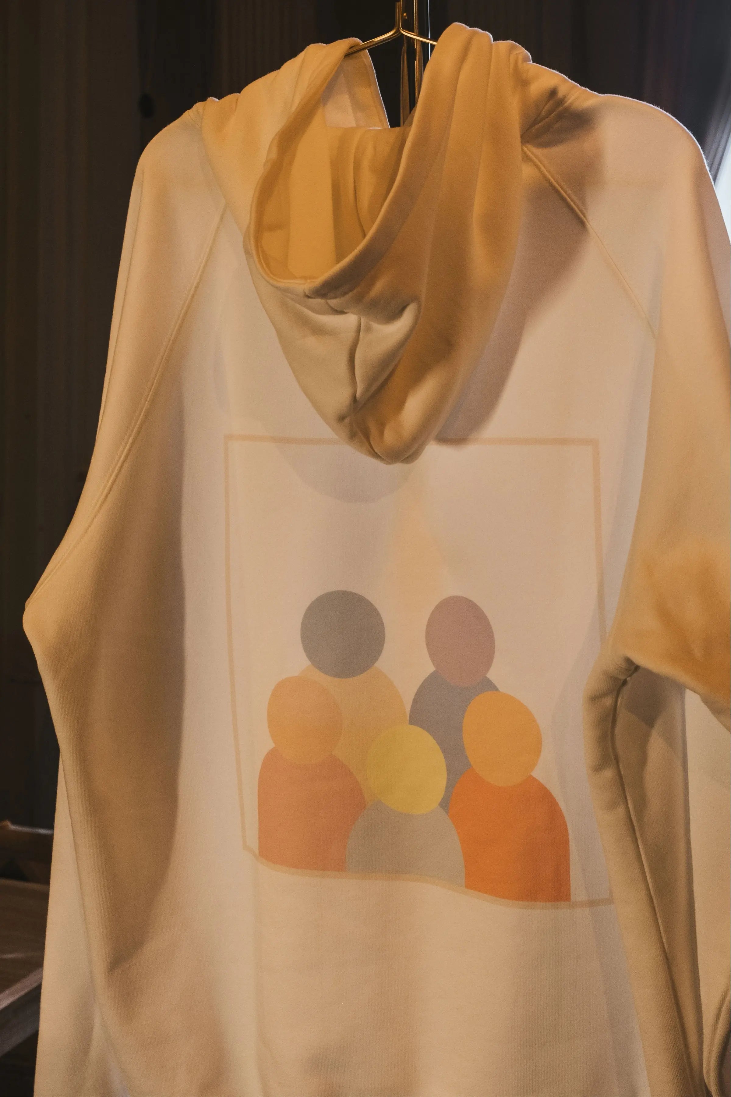 Portraits de Famille The Essentials The Hoodie Pass Model 2