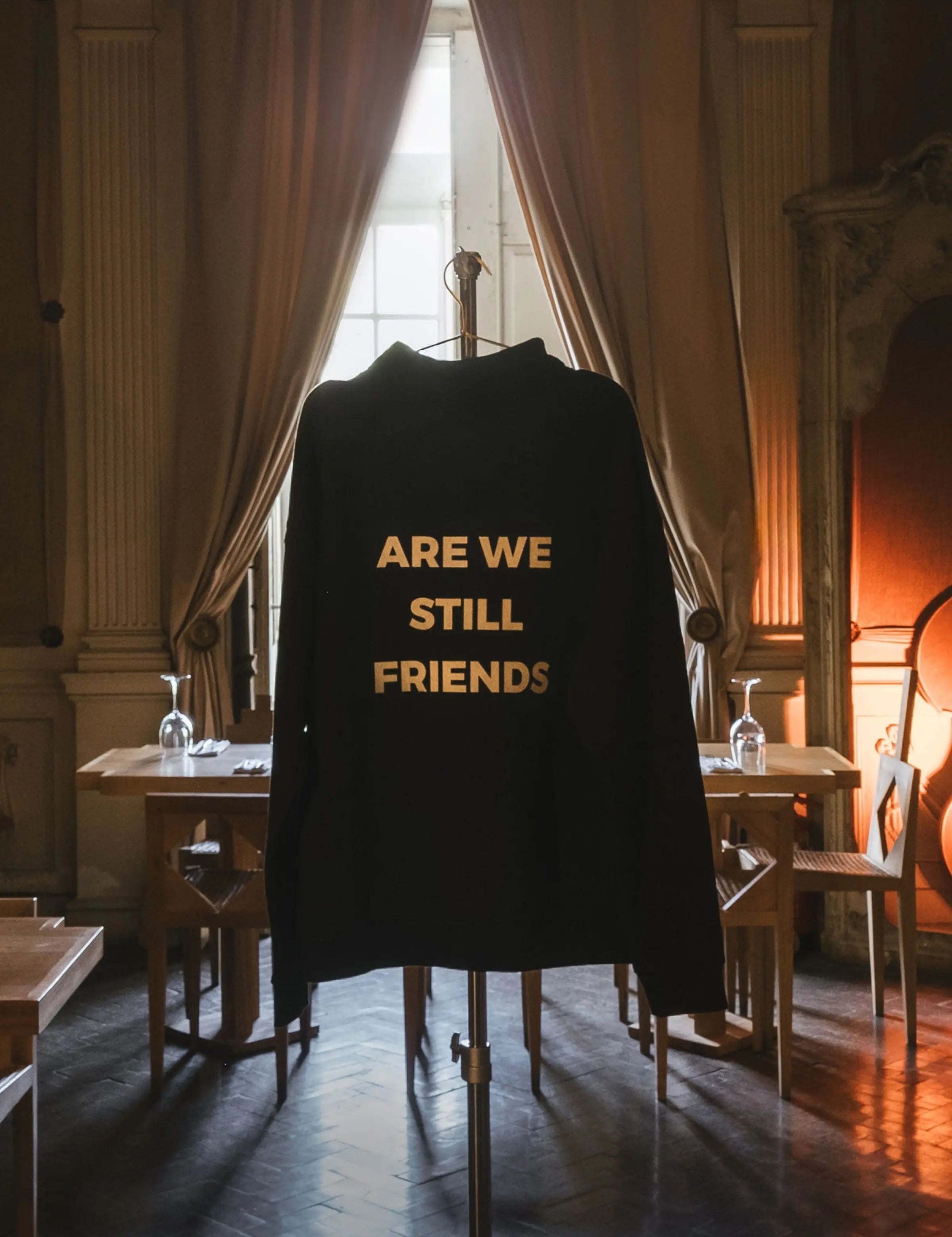 Portraits de Famille The Essentials The Hoodie Question Model 1