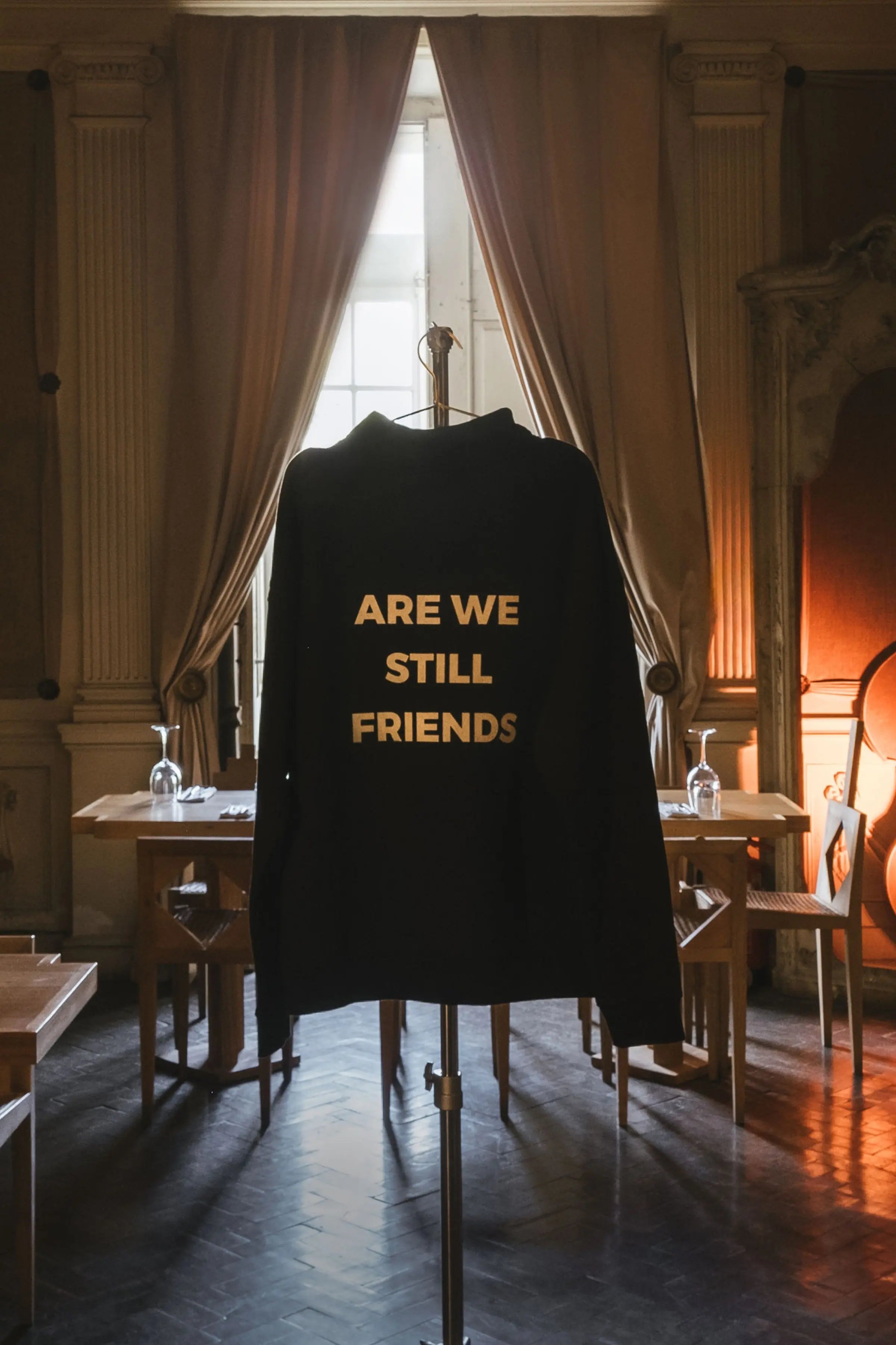 Portraits de Famille The Essentials The Hoodie Question Model 1