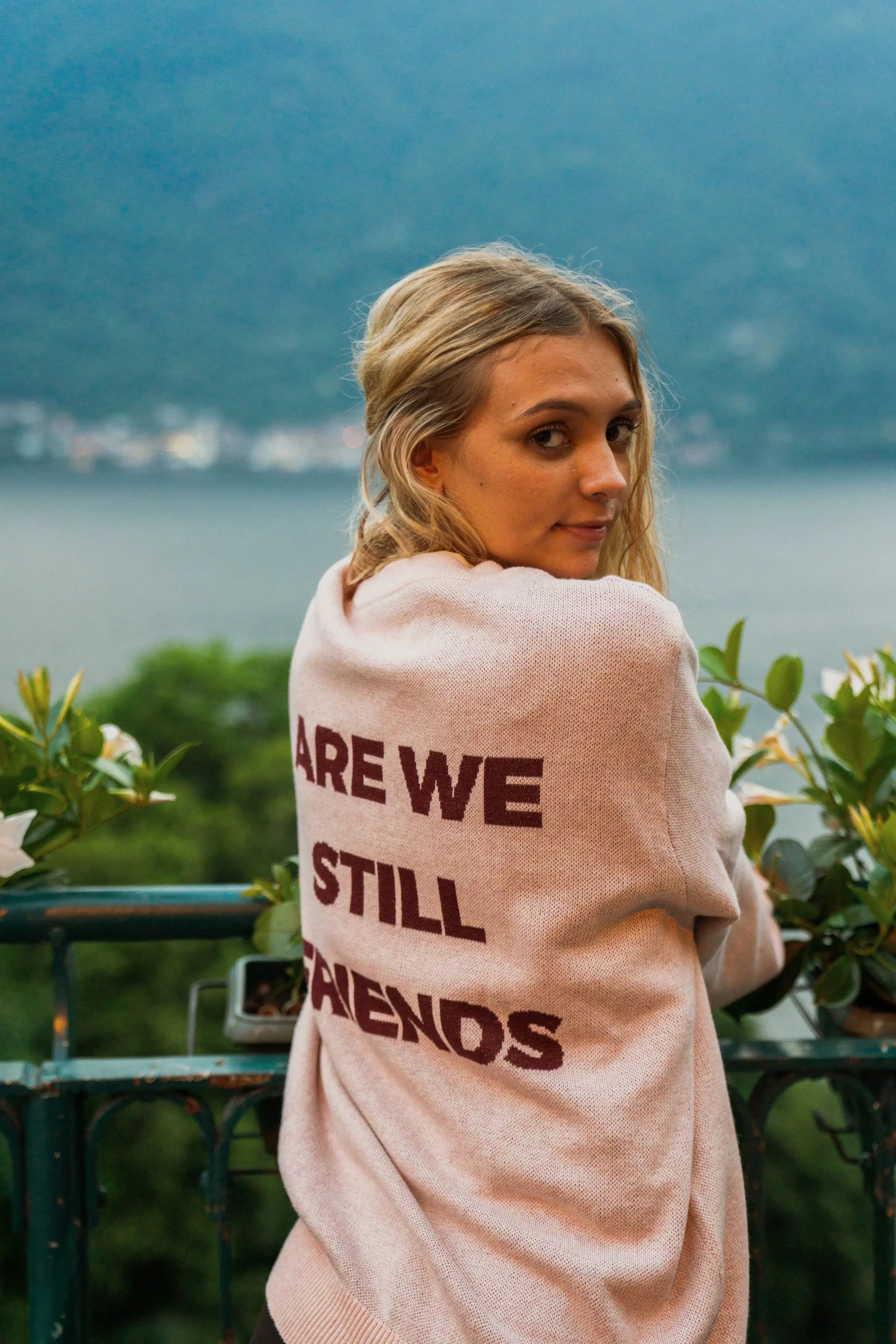 Portraits de Famille The Essentials The Sweater Question Model 2