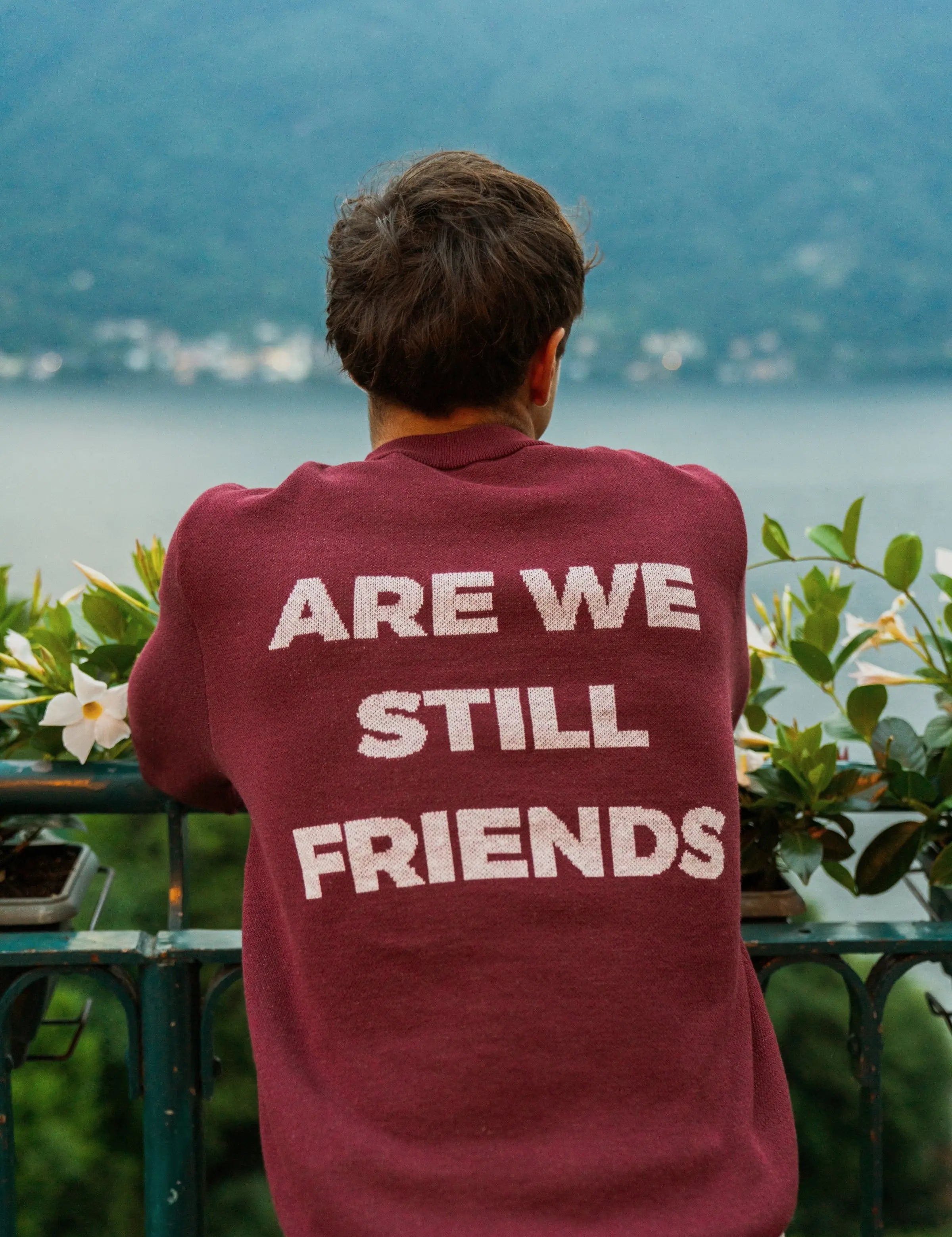 Portraits de Famille The Essentials The Sweater Question Model 3