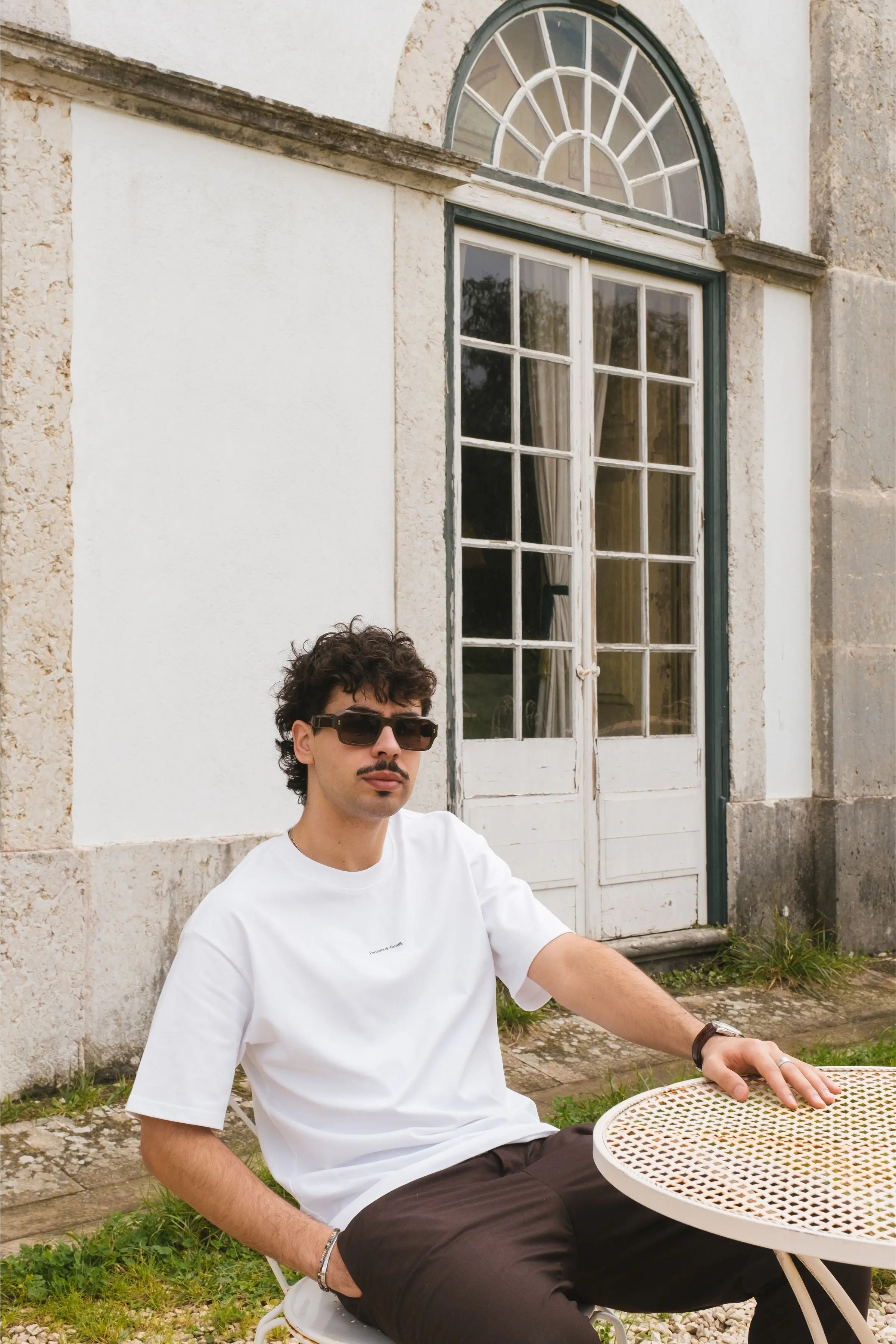 Portraits de Famille The Essentials The Tee Logo Model 1