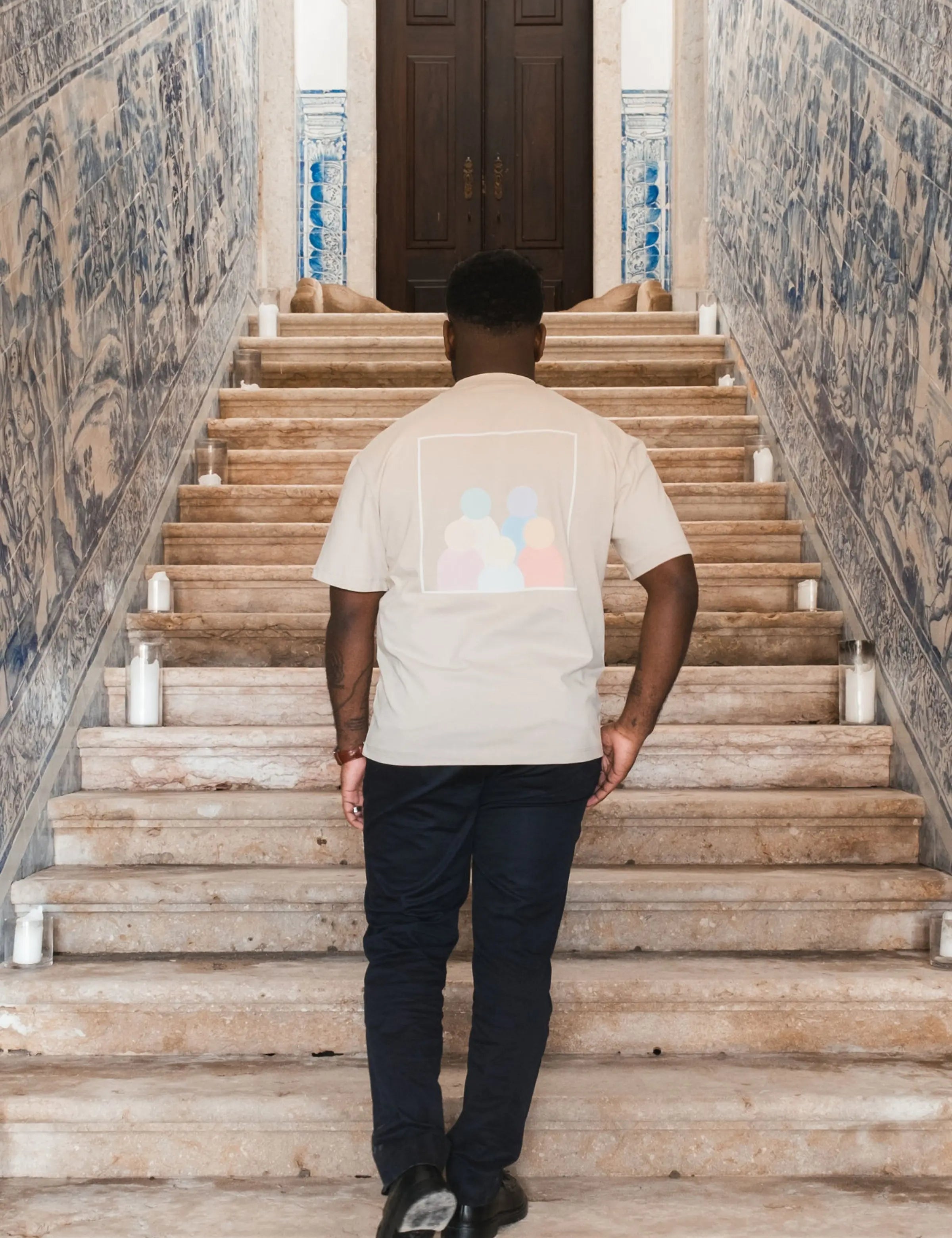 Portraits de Famille The Essentials The Tee Pass Model 1